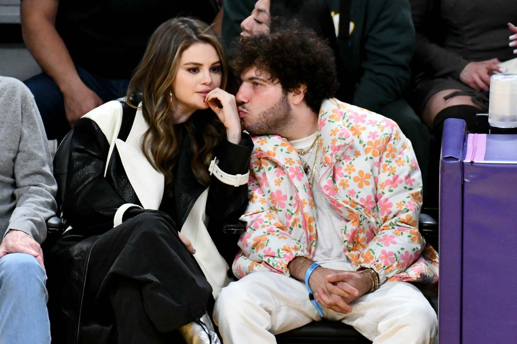Selena_Gomez_-_Miami_Heat_v_Los_Angeles_Lakers_at_Crypto_com_Arena_in_Los_Angeles_January_32C_202421.jpg