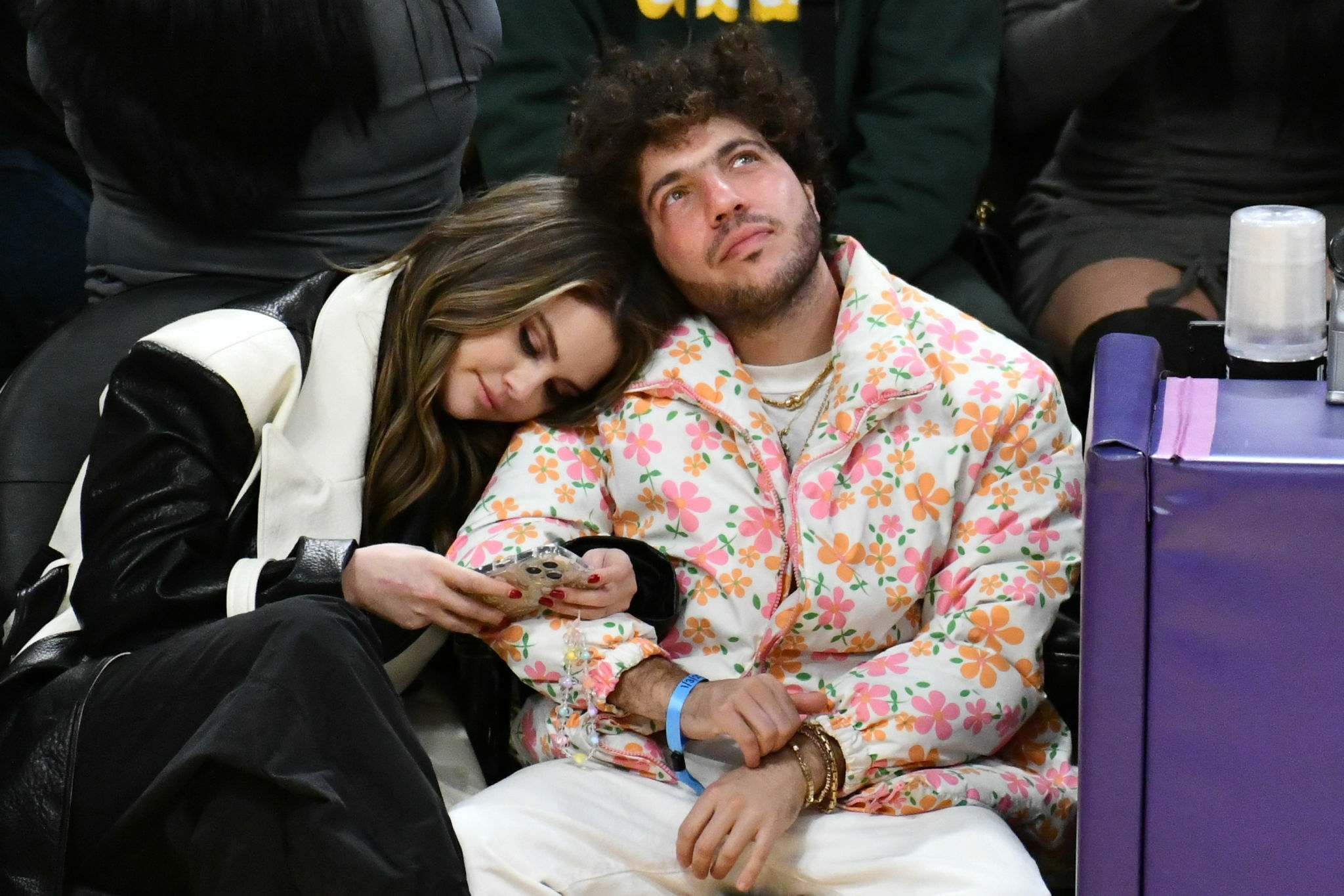 Selena_Gomez_-_Miami_Heat_v_Los_Angeles_Lakers_at_Crypto_com_Arena_in_Los_Angeles_January_32C_202423.jpg