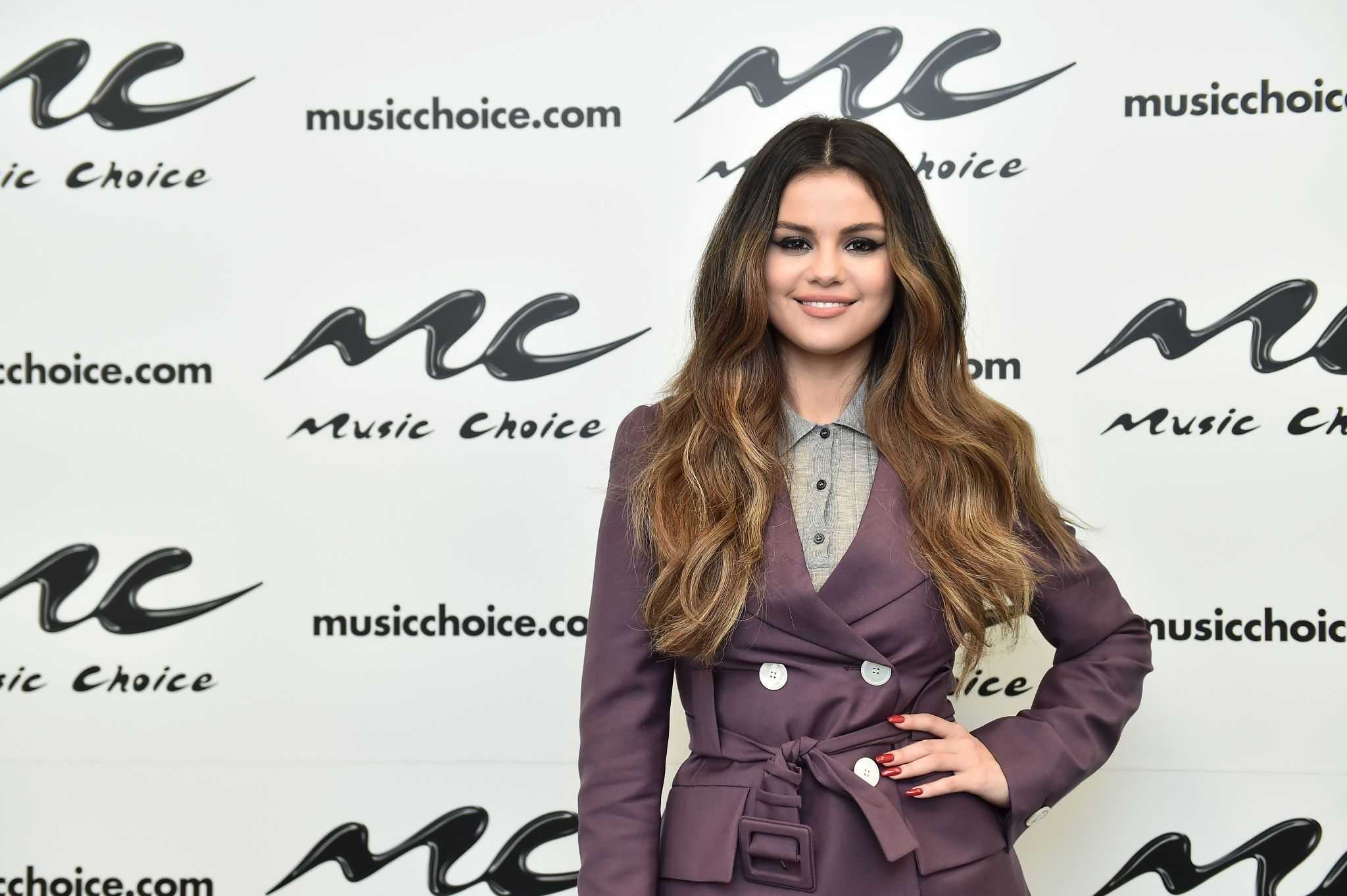 Selena_Gomez_-_Music_Choice_in_NY_October_292C_2019-08.jpg