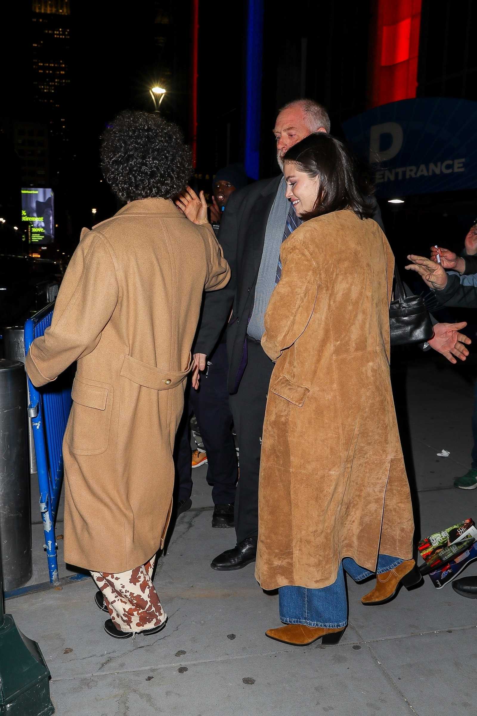 Selena_Gomez_-_N_Y__KnicksBoston_Celtics_NBA_game_at_Madison_Square_Garden2C_New_York_City_-_April_82C_2025-08.jpg