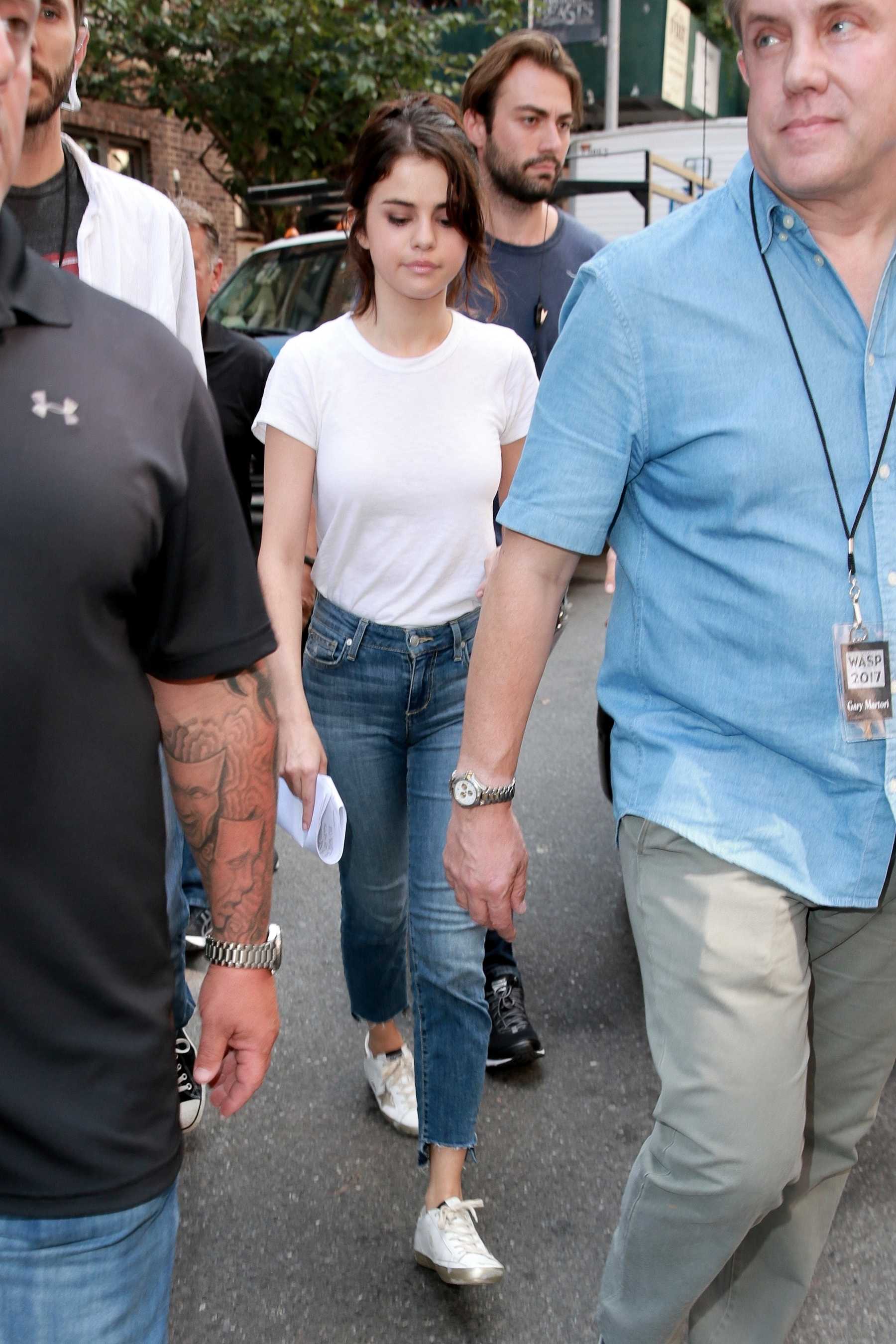 Selena_Gomez_-_On_the_set_of_Woody_Allen_film_in_NYC_on_September_14-24.jpg