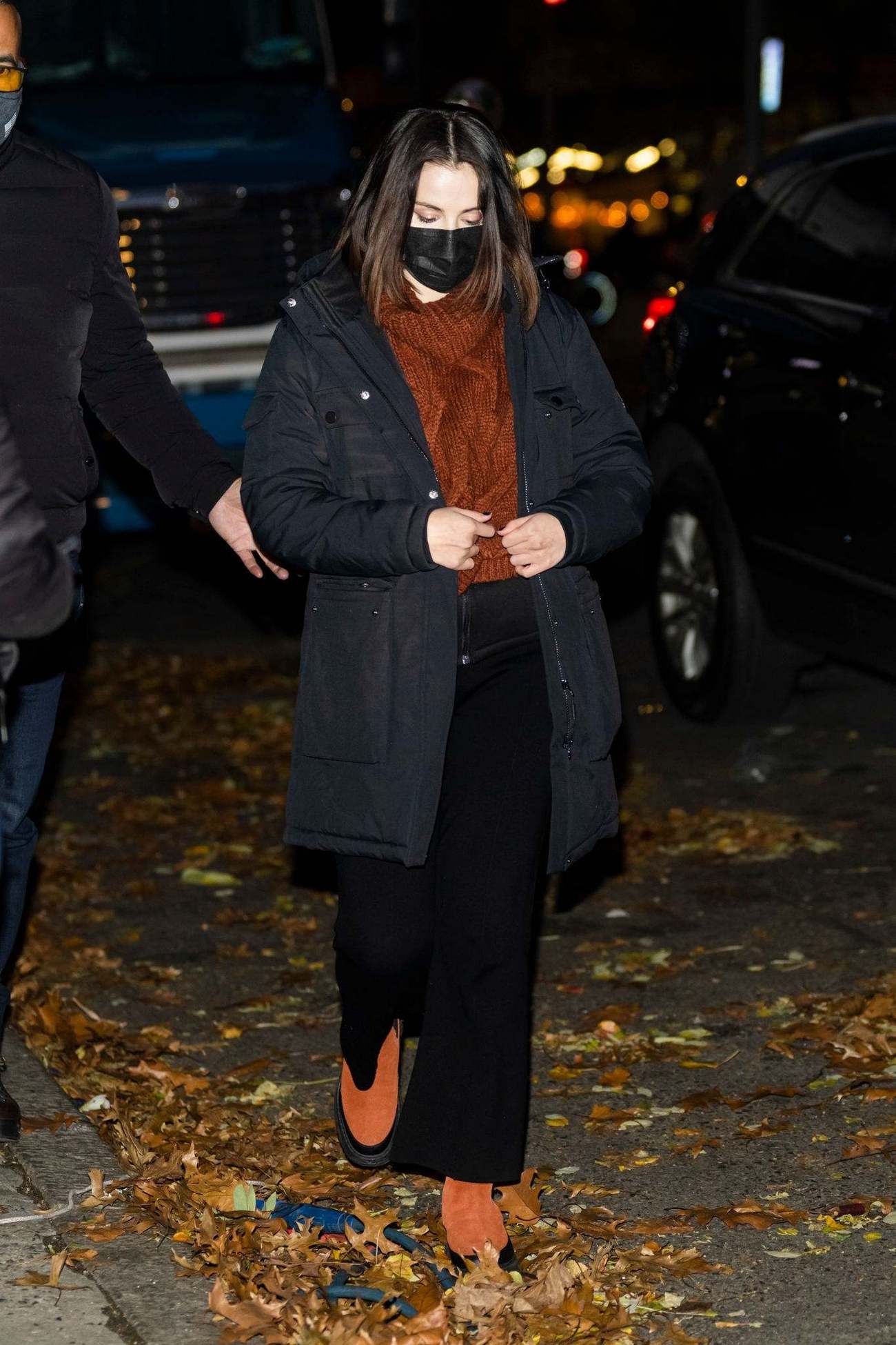 Selena_Gomez_-_Only_Murders_in_the_Building_season_2_in_New_York_City2C_1207202110.jpg