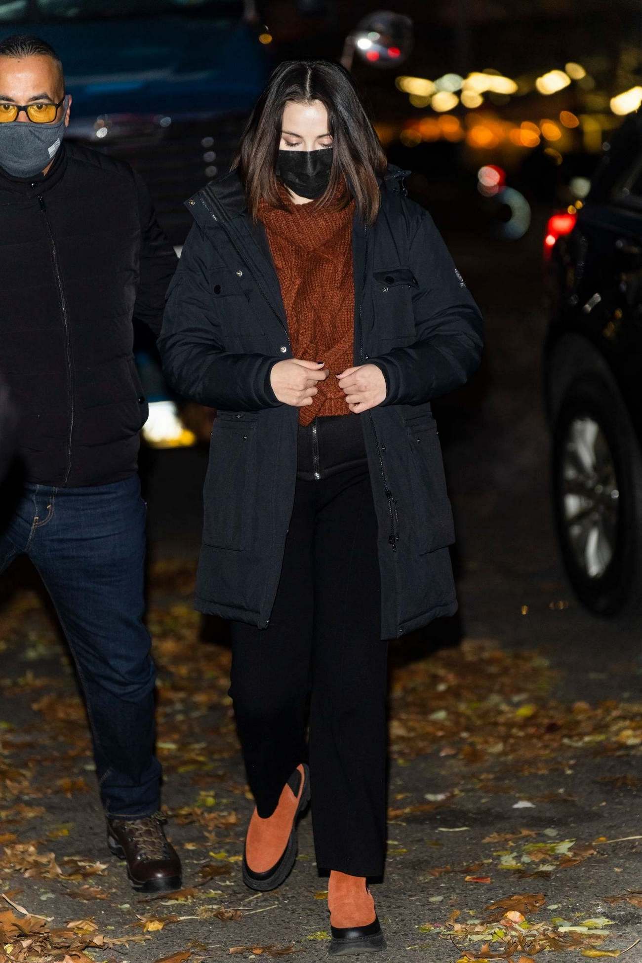 Selena_Gomez_-_Only_Murders_in_the_Building_season_2_in_New_York_City2C_1207202111.jpg
