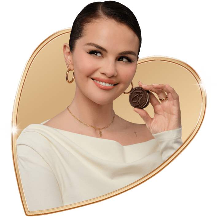 Selena_Gomez_-_Oreo_campaign2C_2025_08.jpg