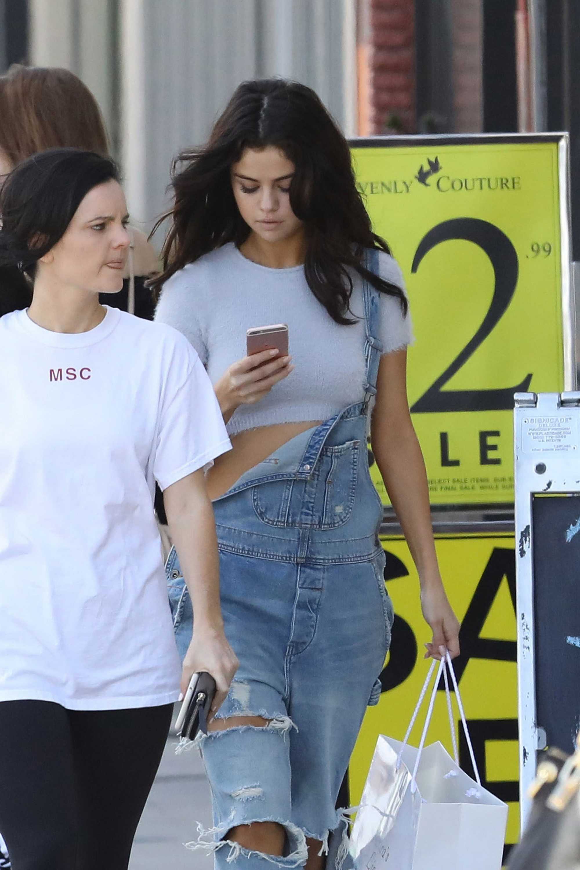 Selena_Gomez_-_Out_and_about_in_Los_Angeles_on_Feb_11-18.jpg