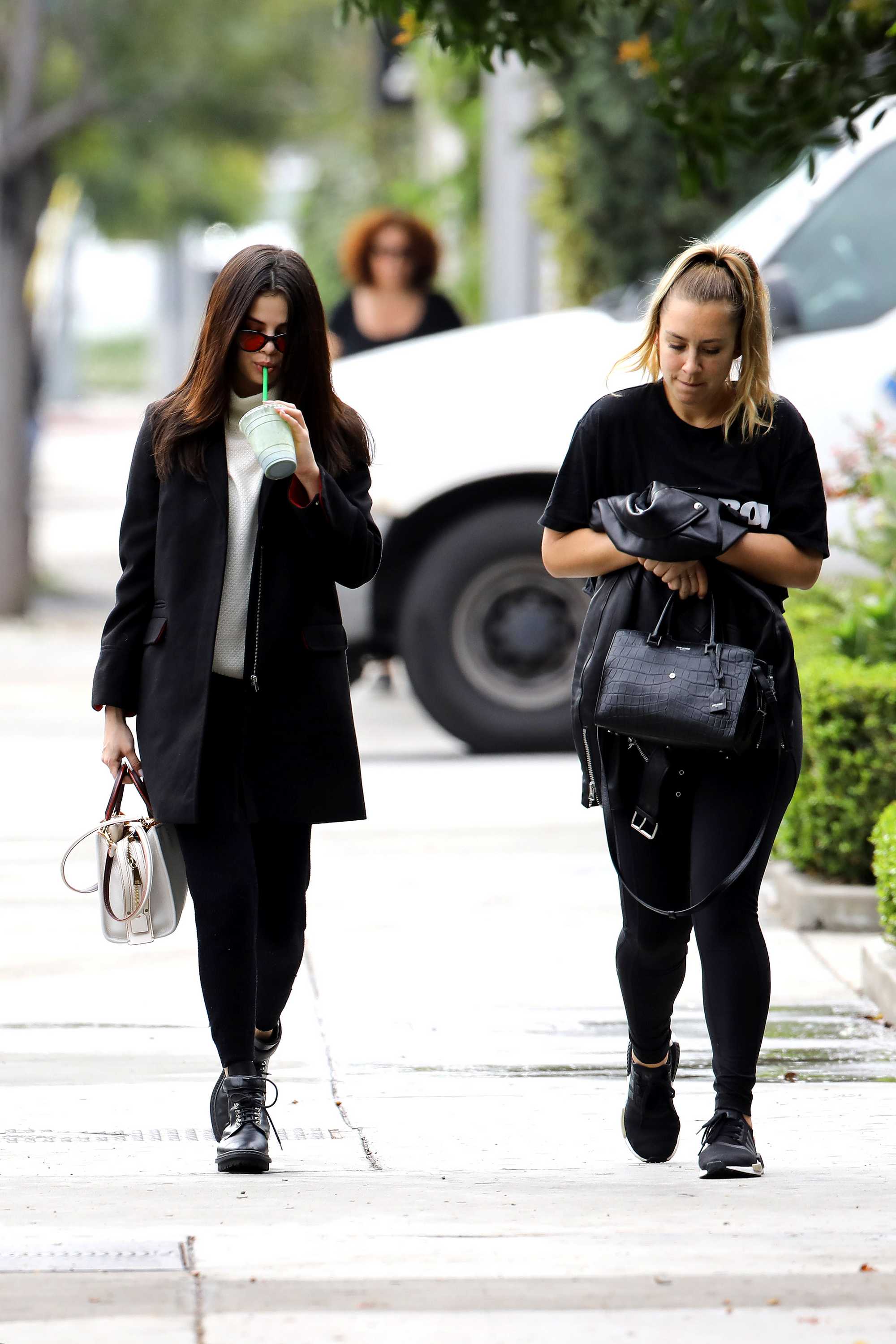 Selena_Gomez_-_Out_and_about_in_Los_Angeles_on_Feb_21-57.jpg