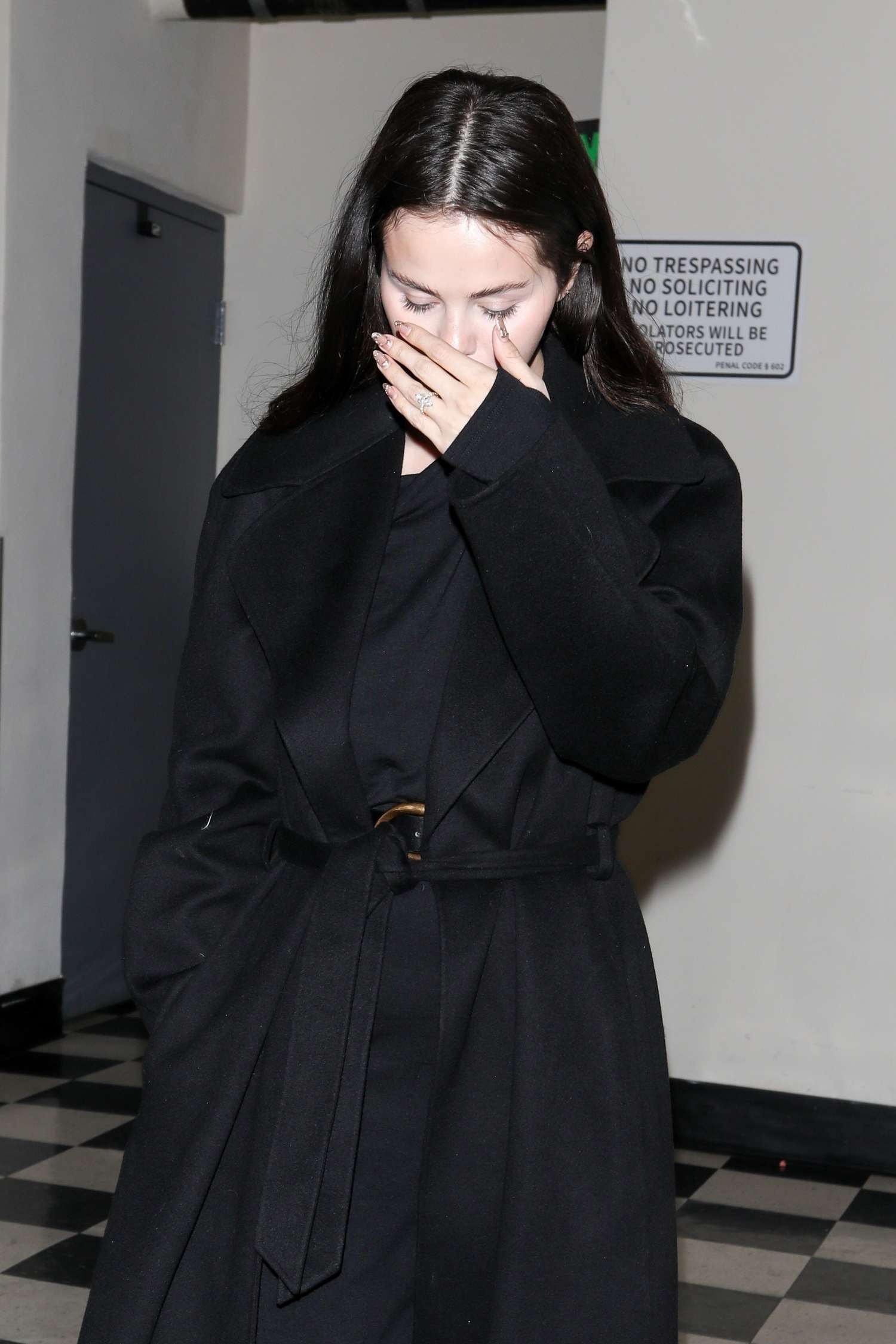Selena_Gomez_-_Out_for_dinner_at_Sushi_Park2C_West_Hollywood_CA_-_July_82C_2025_02.jpg
