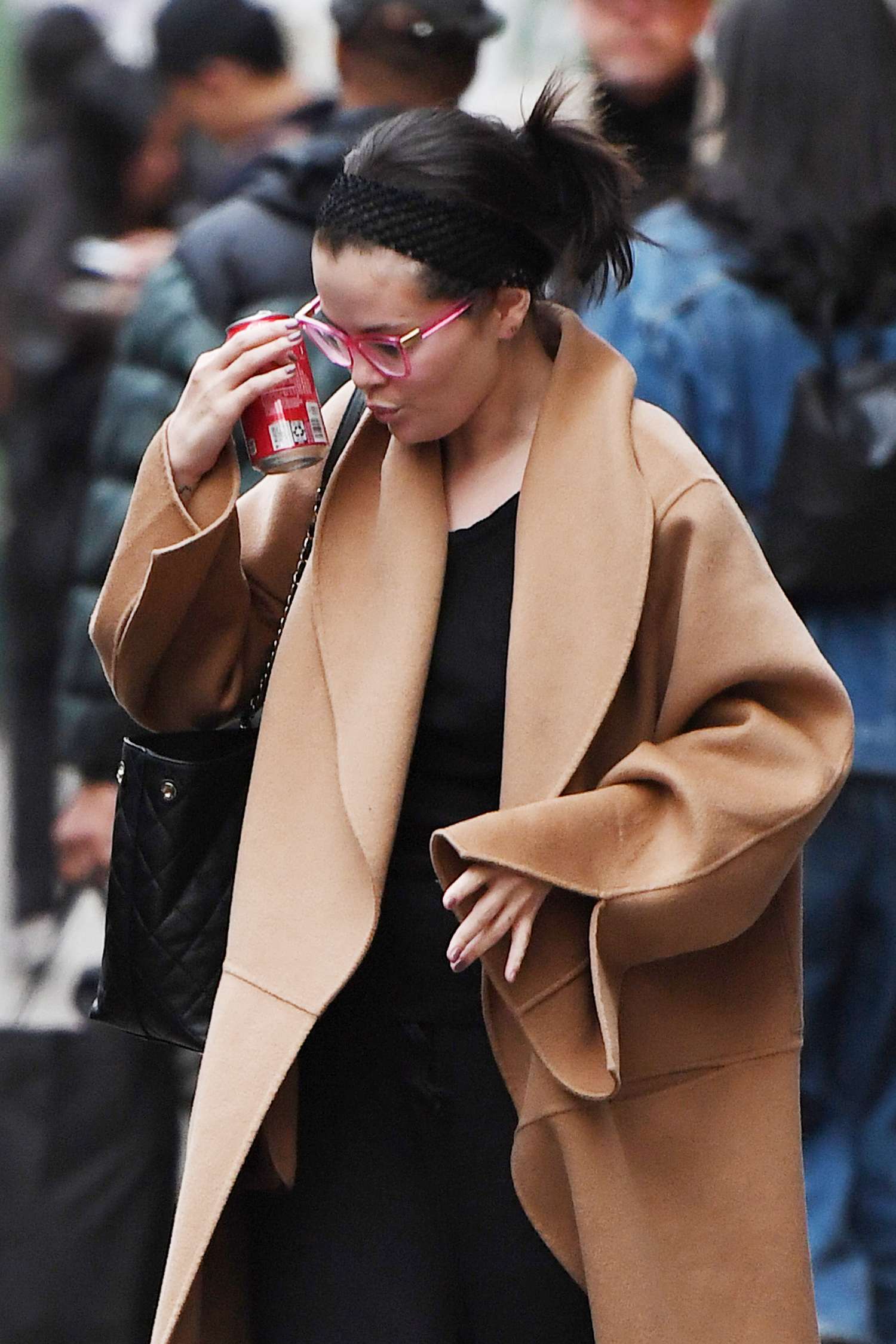 Selena_Gomez_-_Out_in_New_York_City_0408202303.jpg