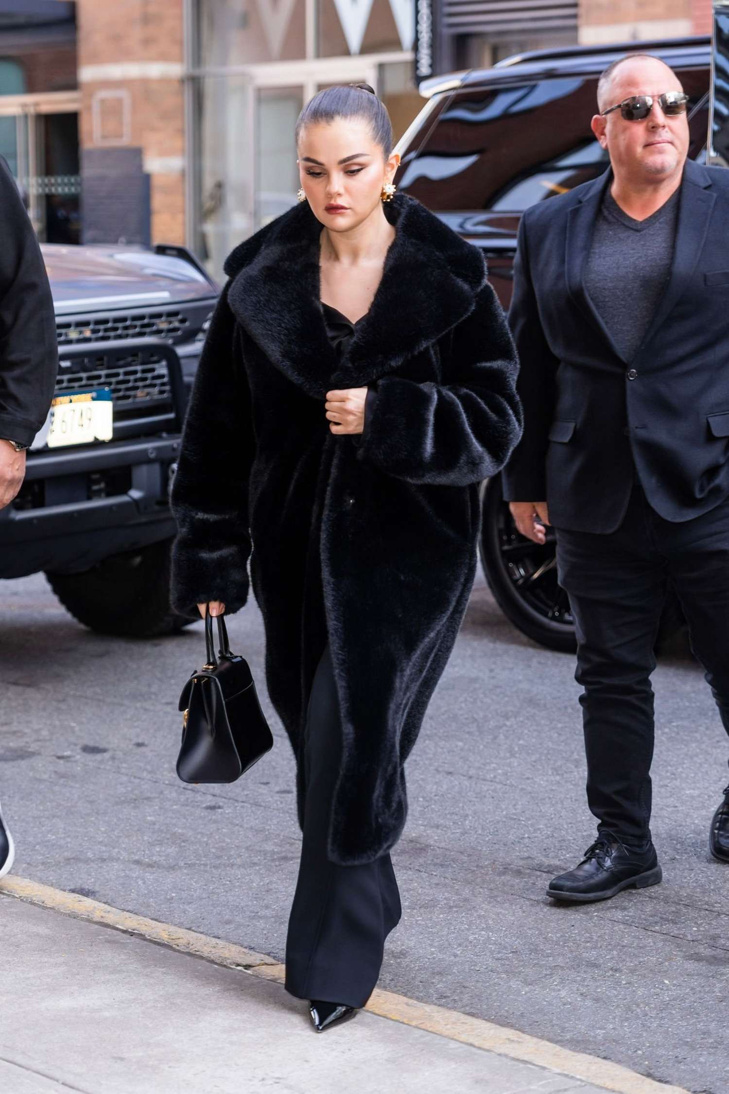 Selena_Gomez_-_Out_in_New_York_March_292C_202307.jpg