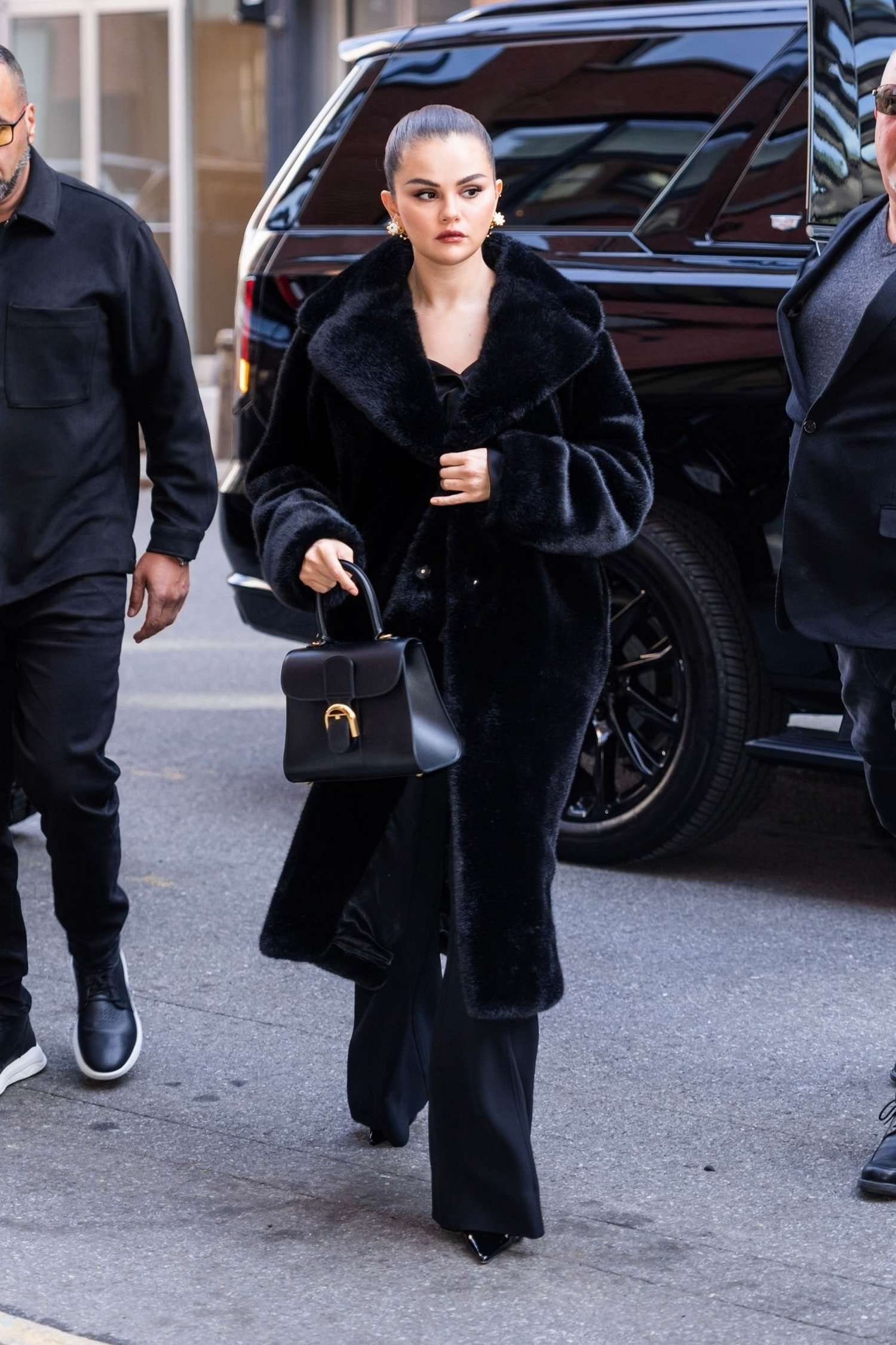 Selena_Gomez_-_Out_in_New_York_March_292C_202313.jpg