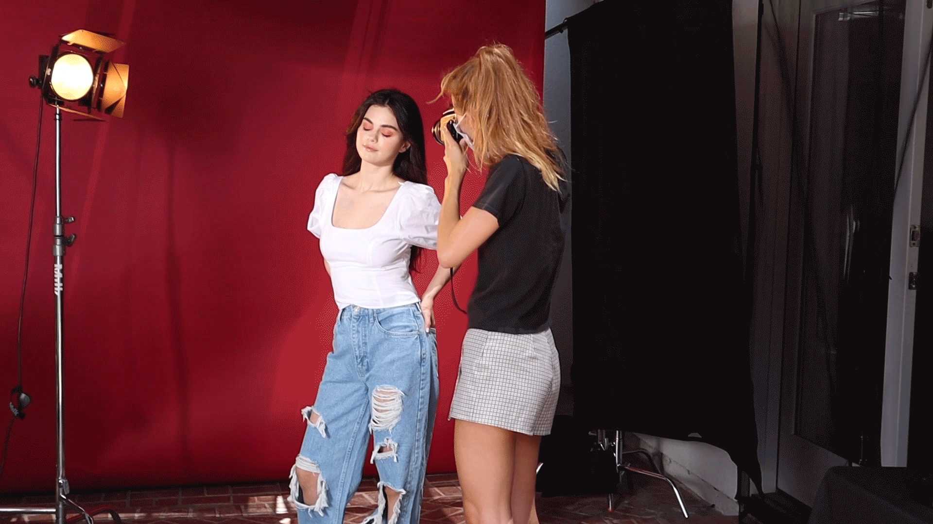 Selena_Gomez_-_Rare_Beauty_2021_28by_Petra_Collins29_06.jpg
