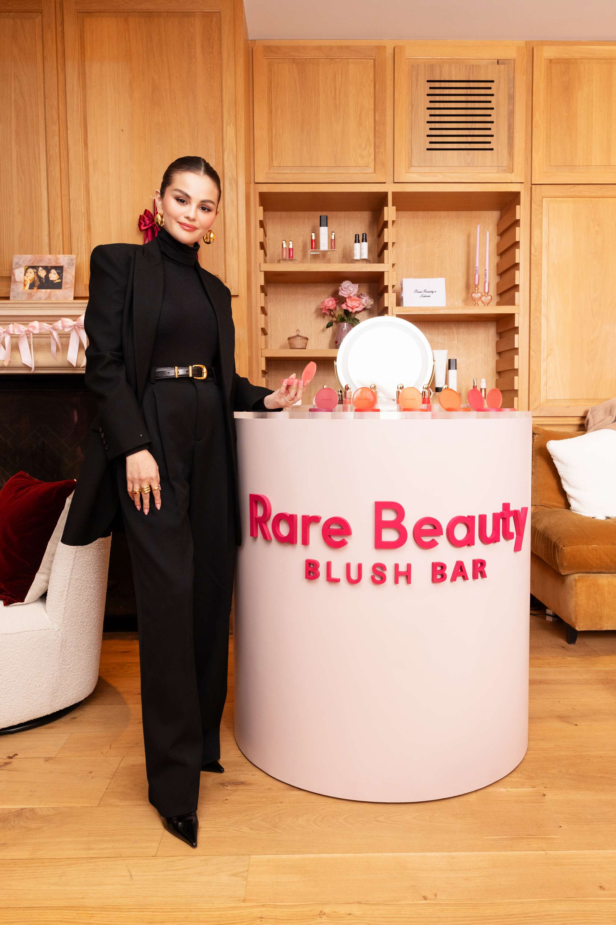 Selena_Gomez_-_Rare_Beauty_Galentine_s_Day_celebration2C_West_Hollywood_CA_-_February_52C_2025_04.jpg
