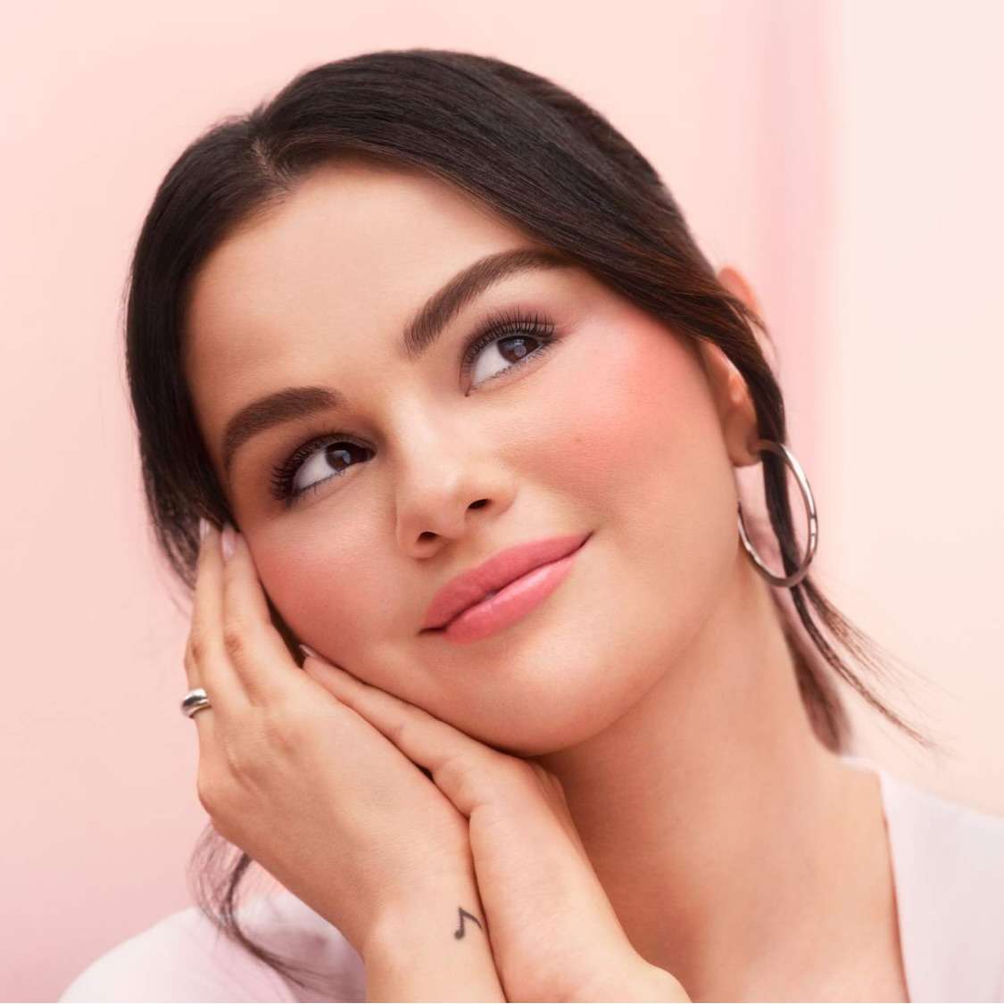 Selena_Gomez_-_Rare_Beauty_Soft_Pinch_Matte_Bouncy_Blush_28February_202529_02.jpg