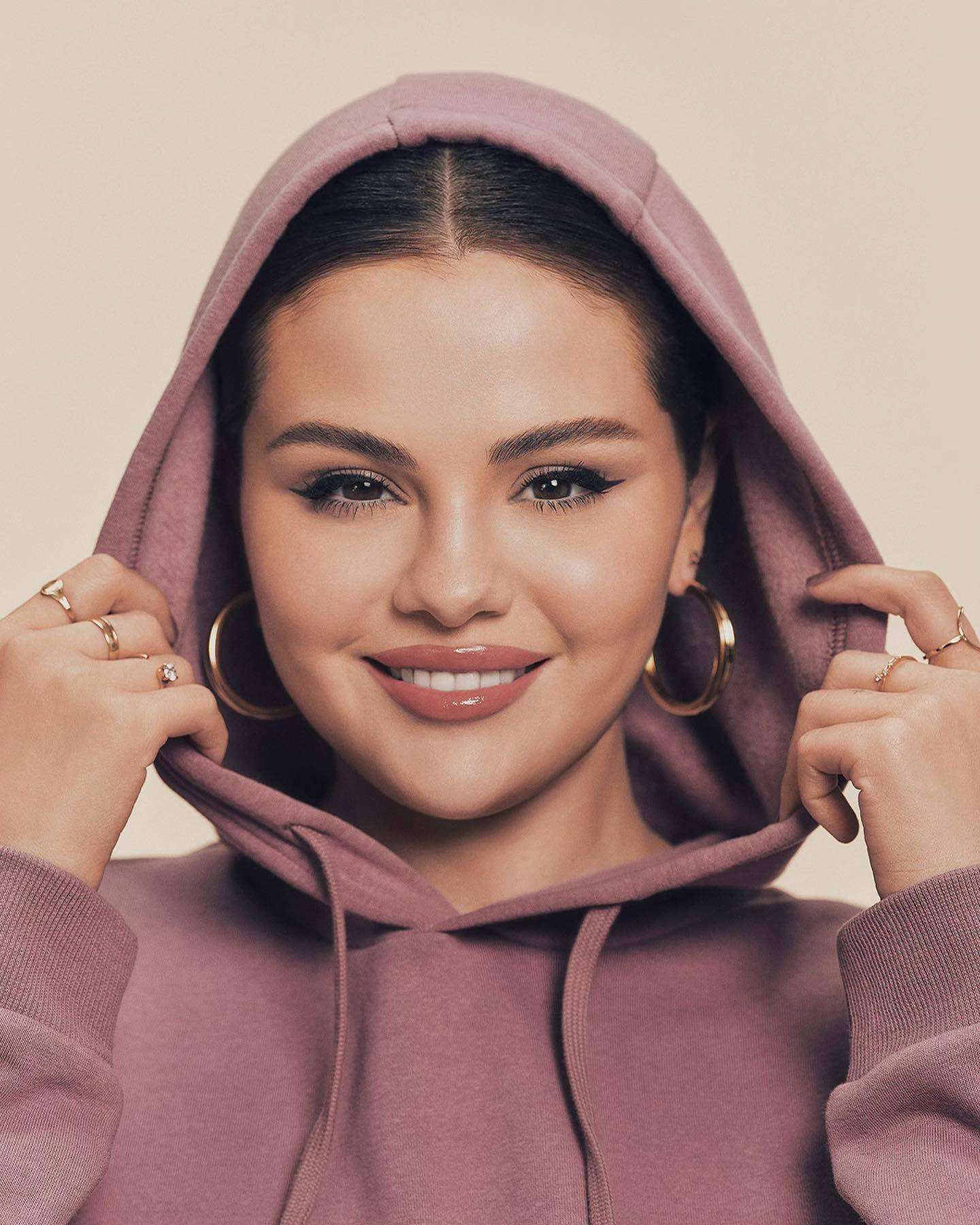 Selena_Gomez_-_Rare_Beauty_Sweater_line2C_September_202302.jpg