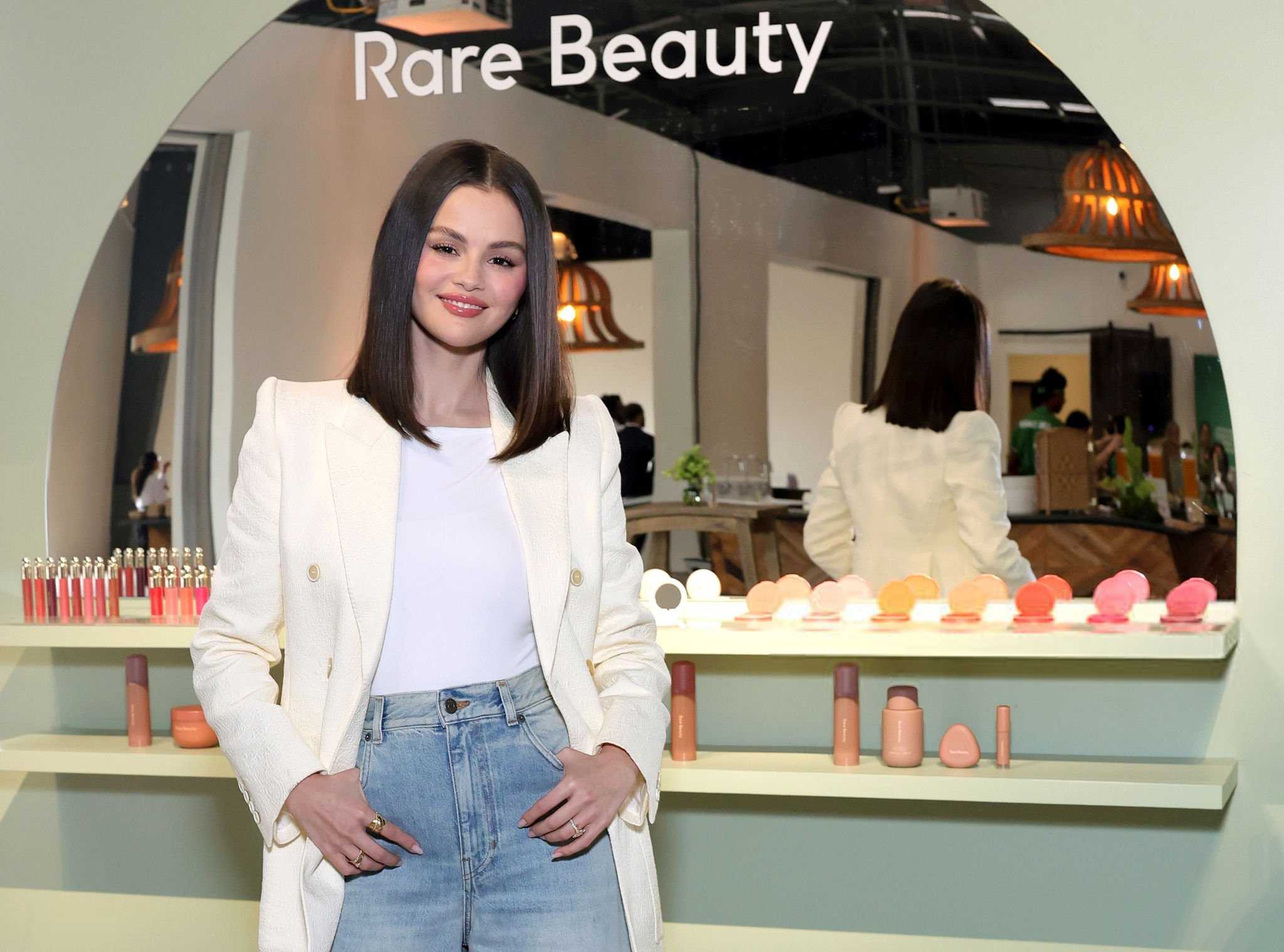 Selena_Gomez_-_Rare_Beauty_s_4th_annual_Mental_Health_Summit2C_Los_Angeles_CA_-_May_12C_2025-19.jpg