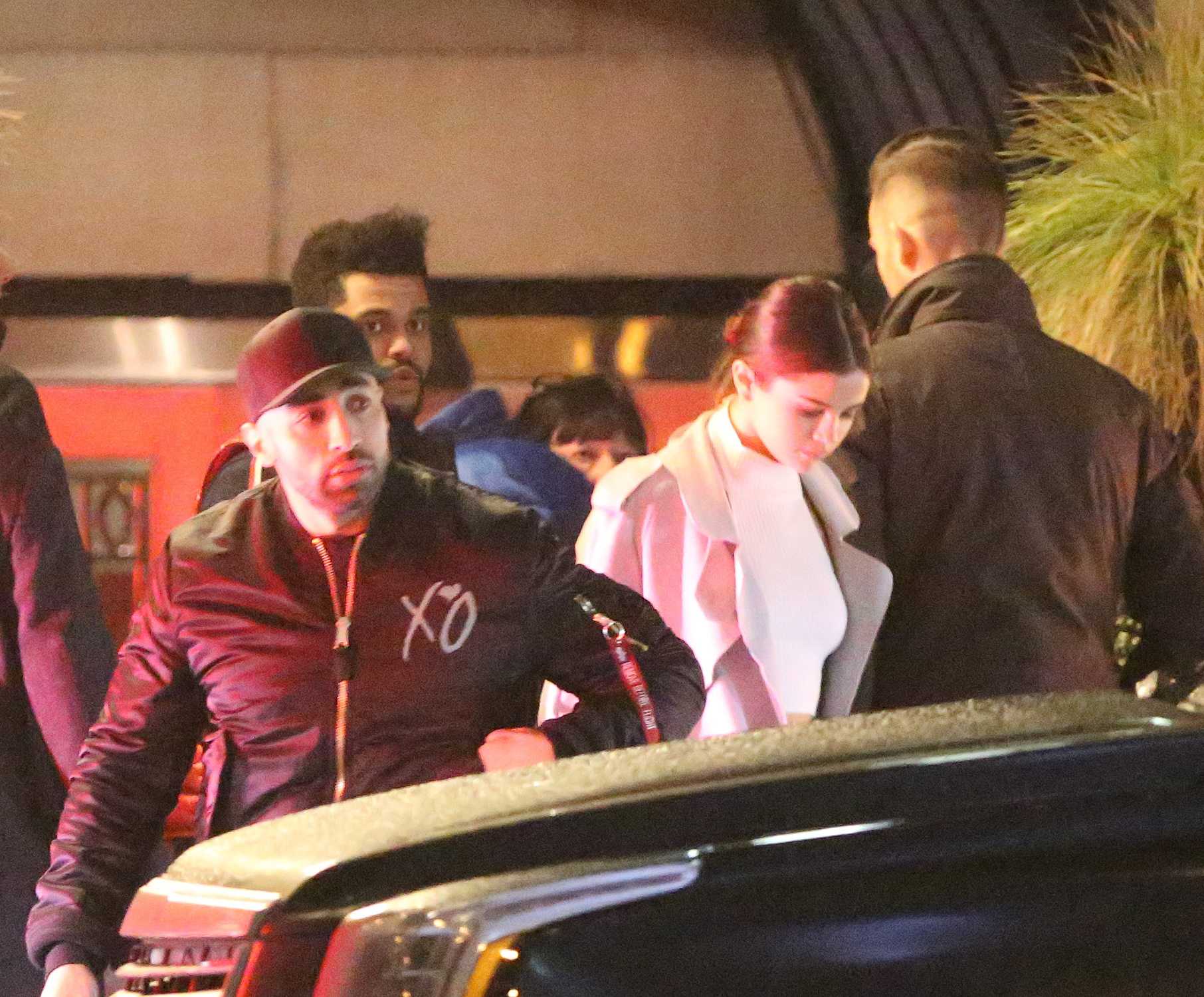 Selena_Gomez_-_Returns_to_Toronto_for_her_beau_The_Weeknd_on_March_18-22.jpg