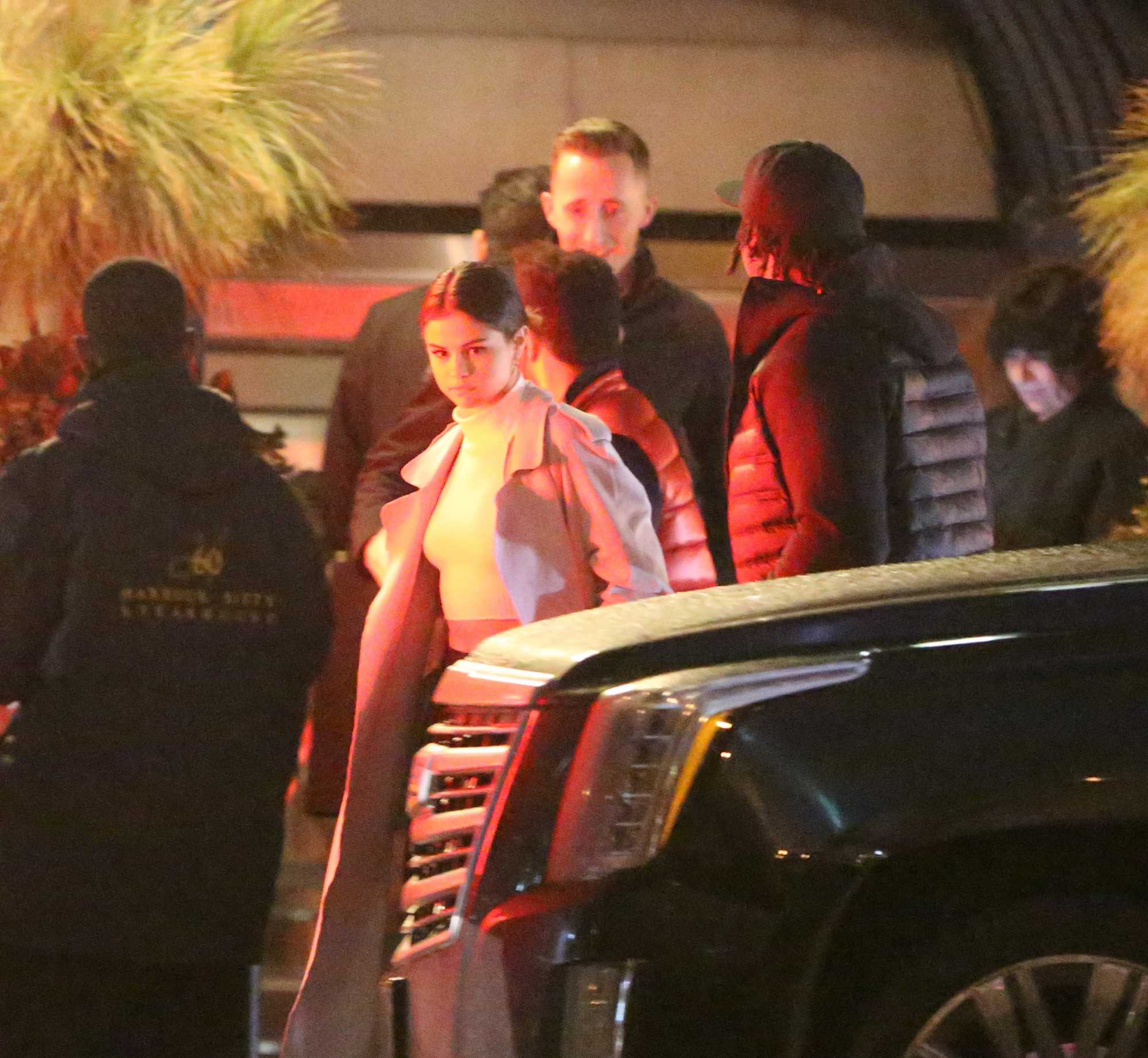 Selena_Gomez_-_Returns_to_Toronto_for_her_beau_The_Weeknd_on_March_18-35.jpg