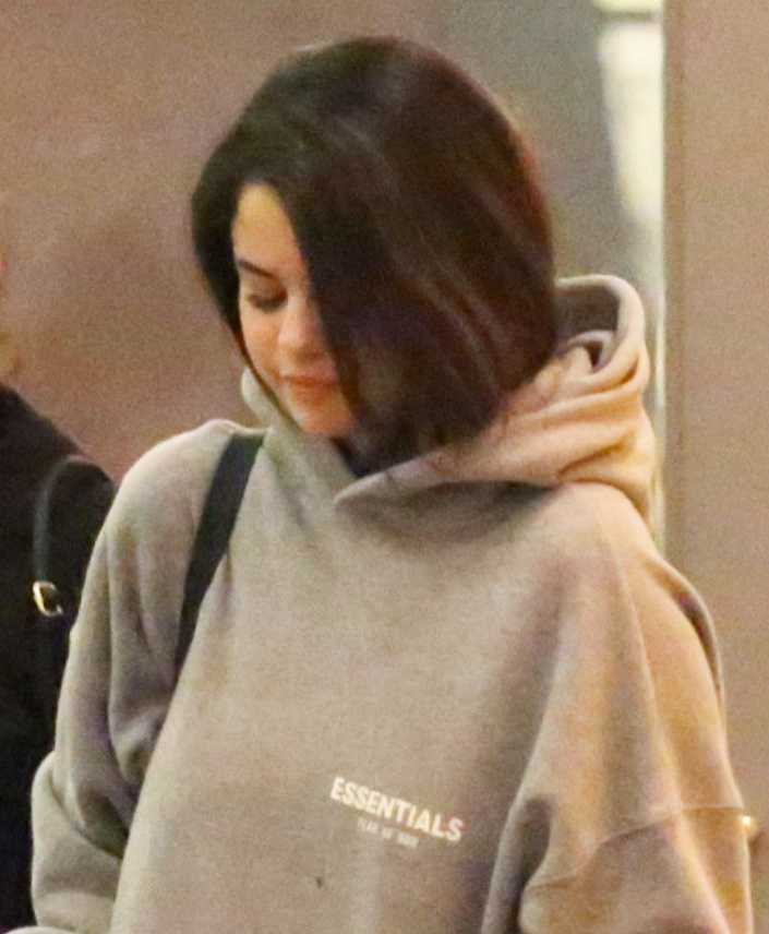 Selena_Gomez_-_Rocks_PJs_at_the_Arclight_in_Sherman_Oaks2C_CA__06132019-03.jpg