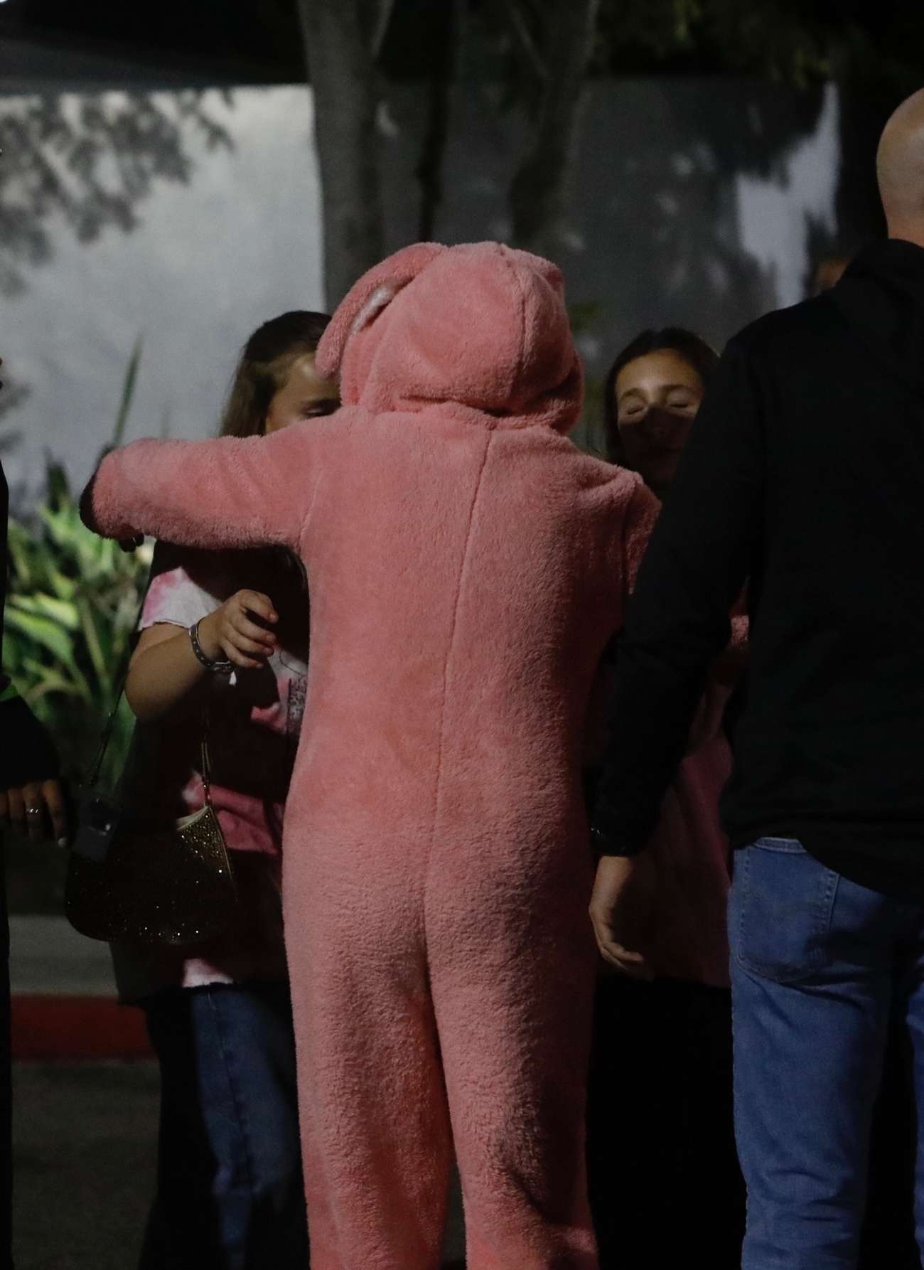 Selena_Gomez_-_Sabrina_Carpenter_concert_in_Los_Angeles_November_182C_2024_04.jpg