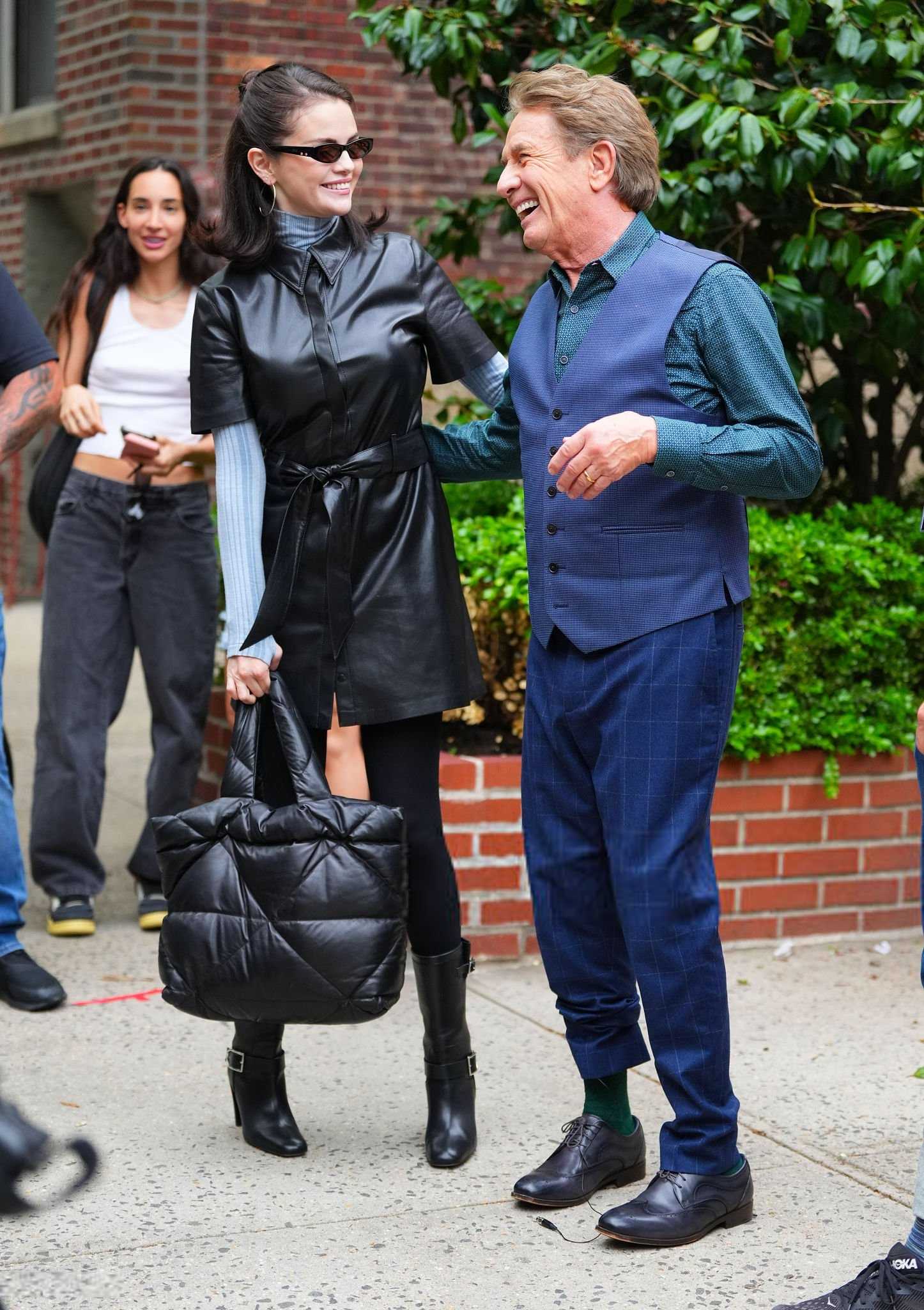 Selena_Gomez_-_Seen_filming_Only_Murders_in_the_Building2C_New_York_City_-_May_72C_2025_03.jpg