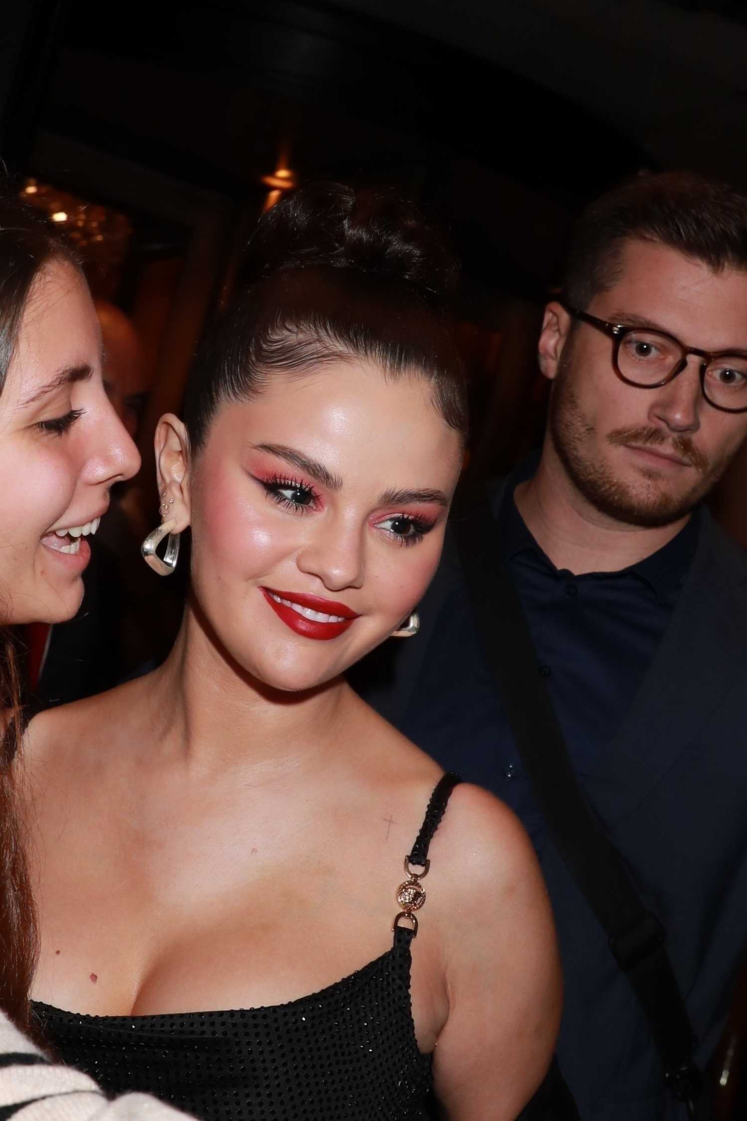 Selena_Gomez_-_Seen_on_a_night_out_in_Paris_September_272C_202322.jpg