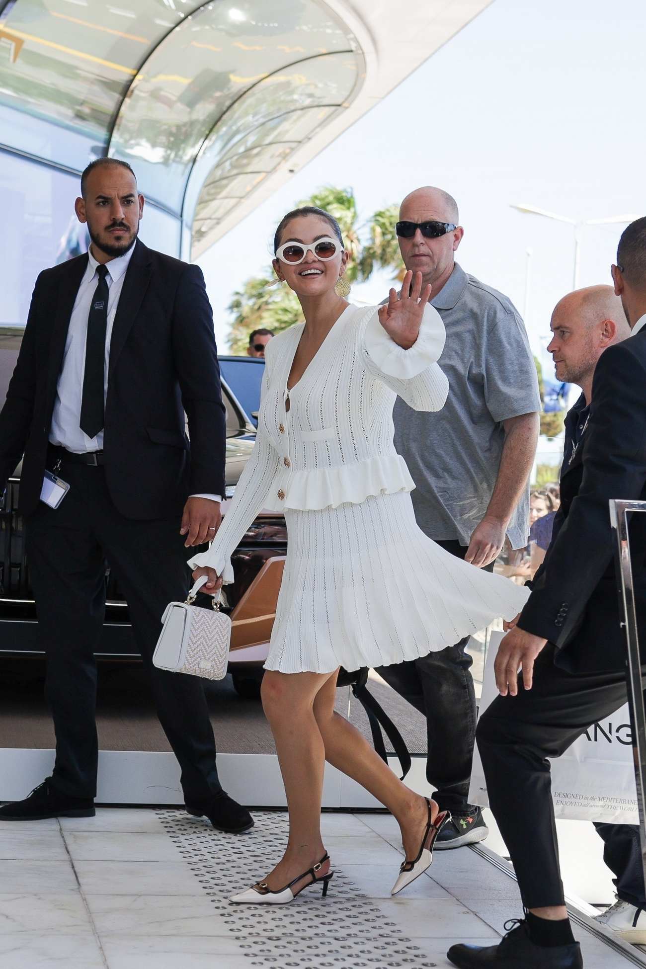Selena_Gomez_-_Seen_out_during_the_77th_Annual_Cannes_FIlm_Festival_in_Cannes2C_France_May_172C_2024_14.jpg