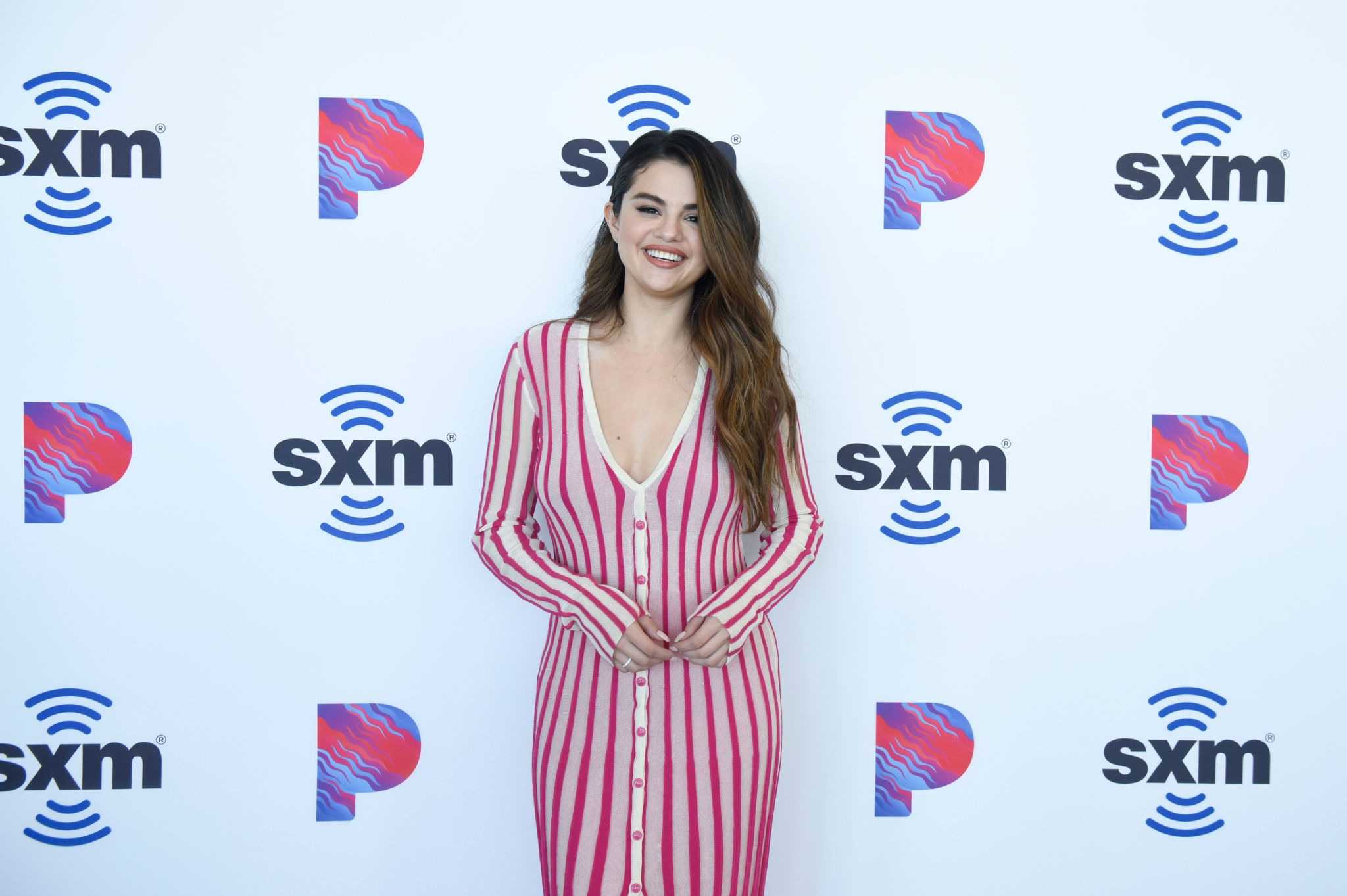 Selena_Gomez_-_SiriusXM_Hollywood_Studios_in_Los_Angeles2C_CA_10242019-02.jpg