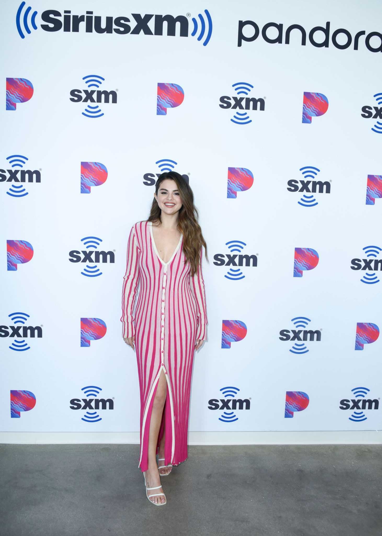 Selena_Gomez_-_SiriusXM_Hollywood_Studios_in_Los_Angeles2C_CA_10242019-03.jpg