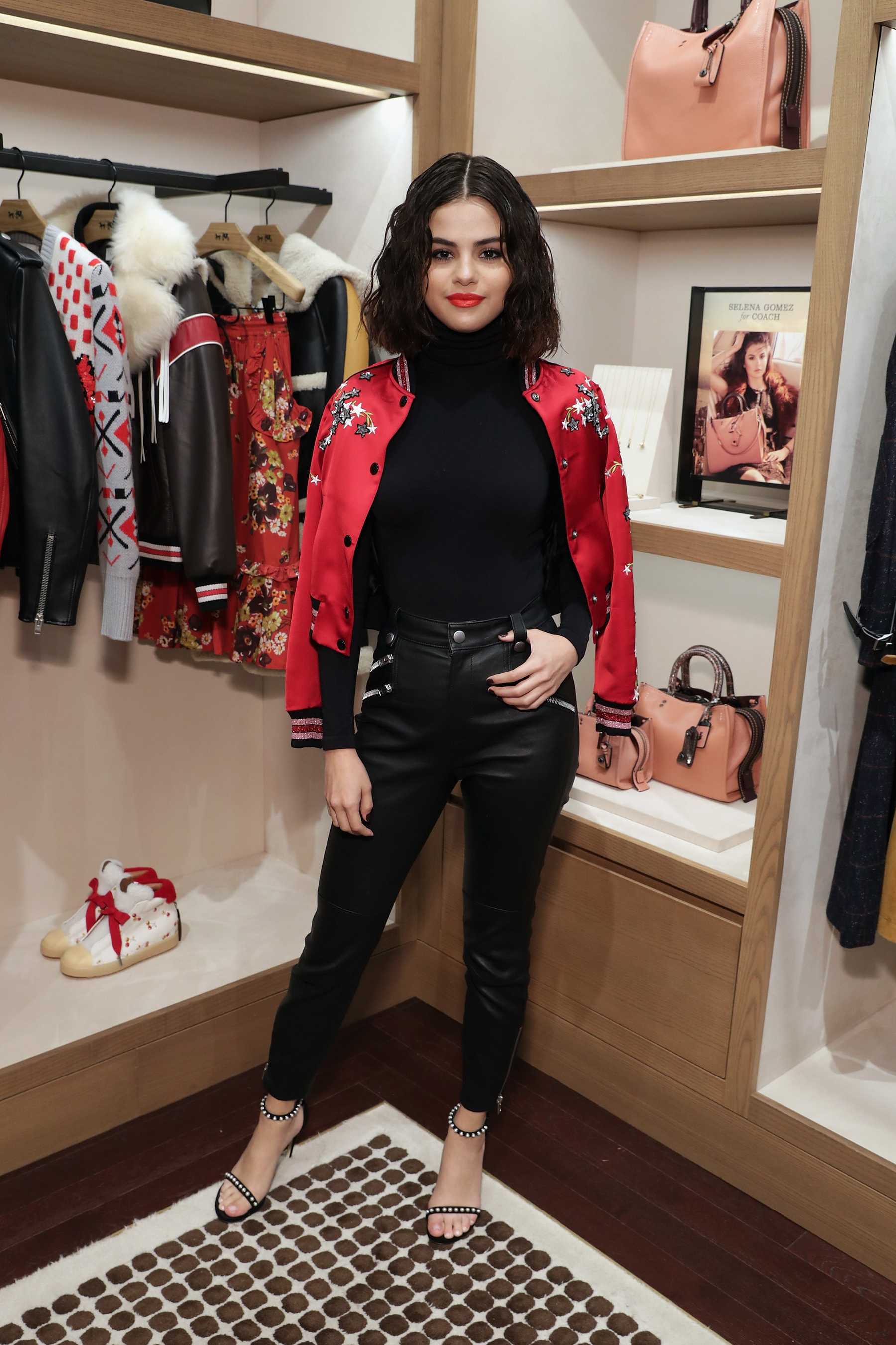 Selena_Gomez_-_Special_Meet___Greet_at_the_Coach_House_in_NYC_on_September_13-20.jpg