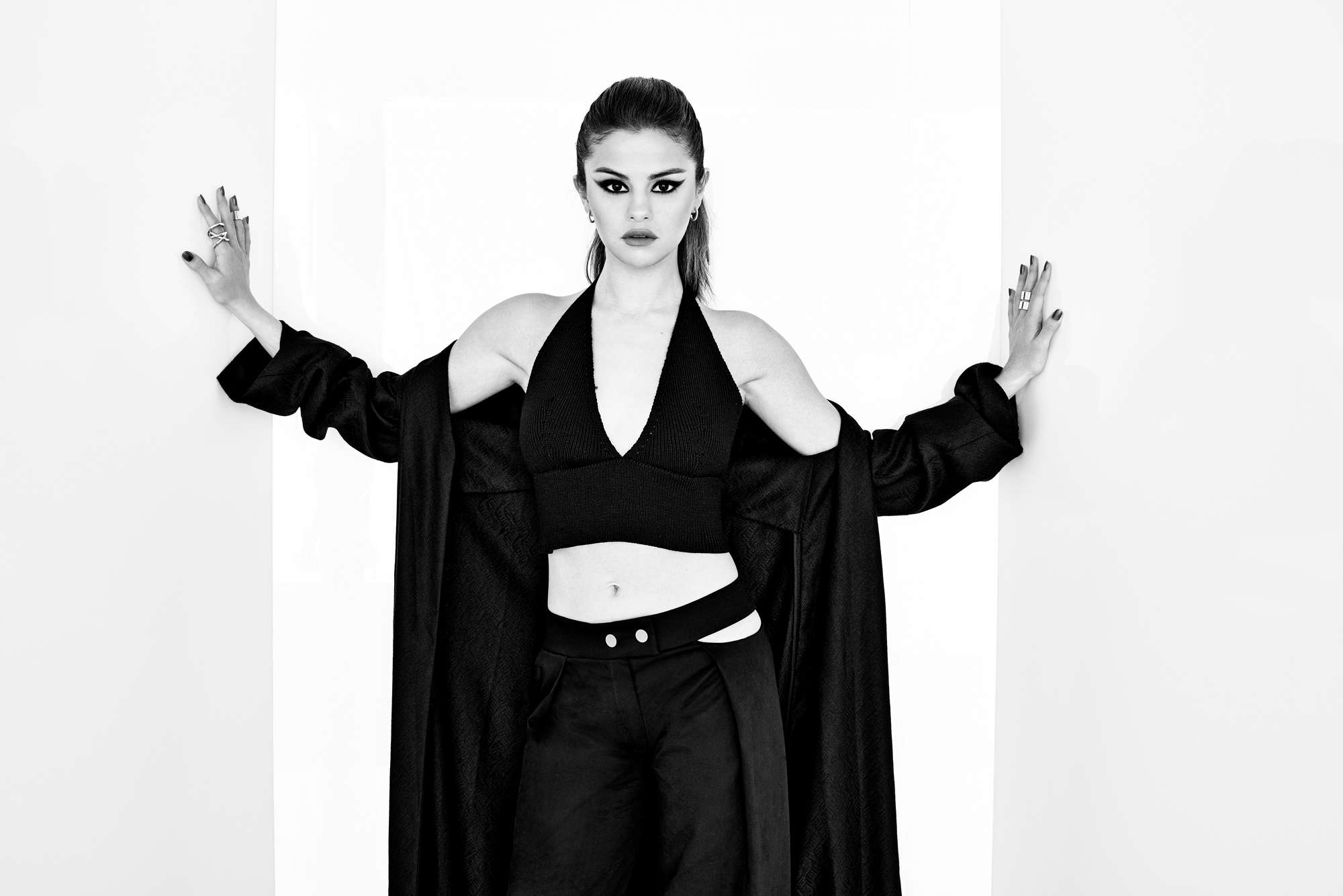 Selena_Gomez_-_THR_2016-01.jpg