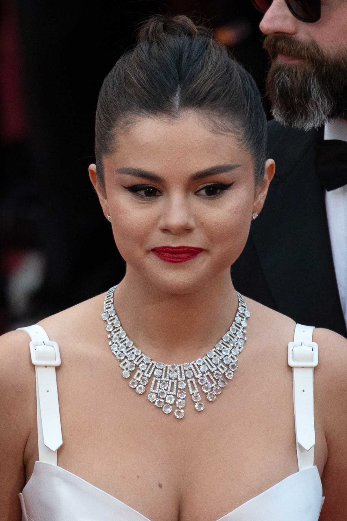 Selena_Gomez_-_The_Dead_Don_t_Die_At_The_72nd_Annual_Cannes_Film_Festival2C_05142019-10~0.jpg