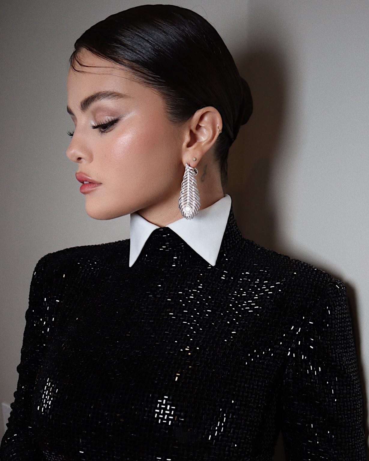 Selena_Gomez_-_The_Governors_Awards_02.jpg