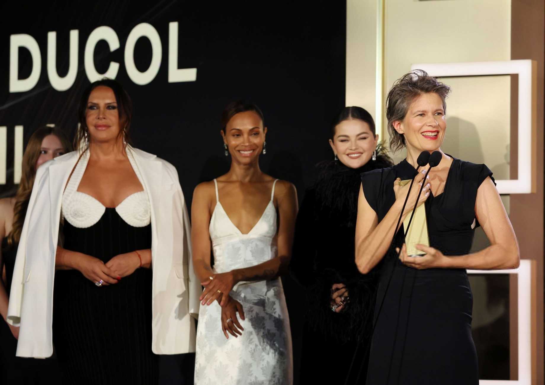 Selena_Gomez_-_Toronto_International_Film_Festival_TIFF_Tribute_Awards_September_82C_2024_06.jpg