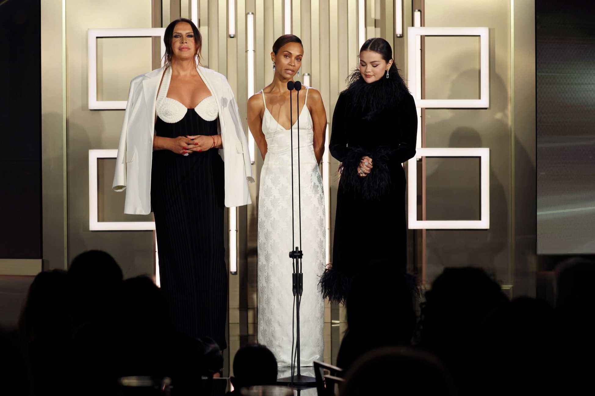 Selena_Gomez_-_Toronto_International_Film_Festival_TIFF_Tribute_Awards_September_82C_2024_07.jpg