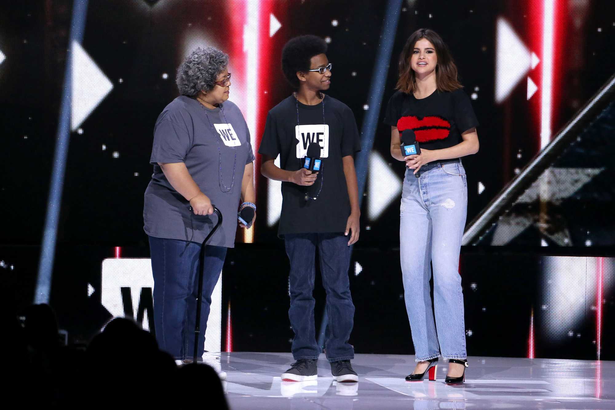 Selena_Gomez_-_WE_Day_California_5BShow5D_-_April_27-18.jpg