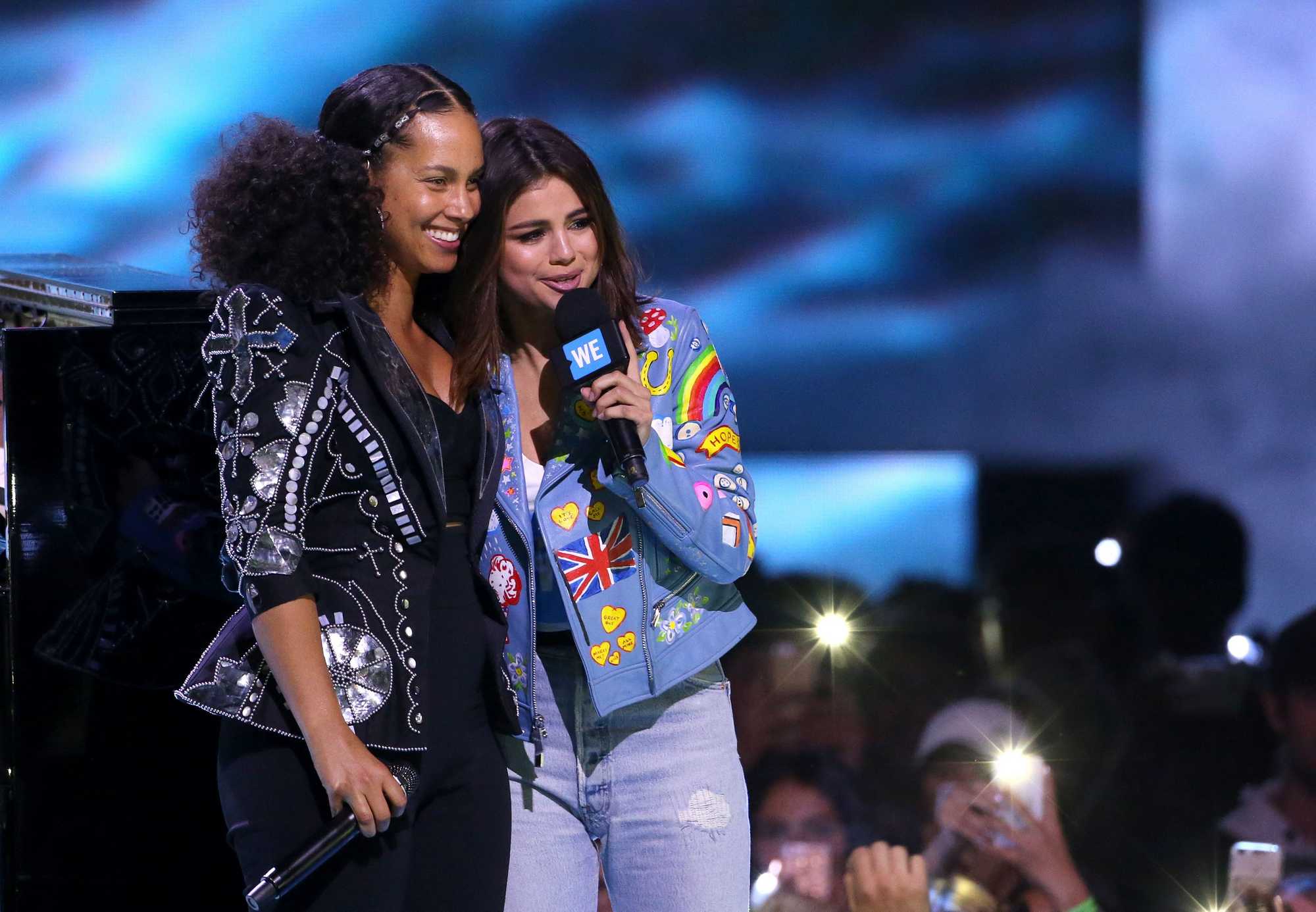 Selena_Gomez_-_WE_Day_California_5BShow5D_-_April_27-23.jpg