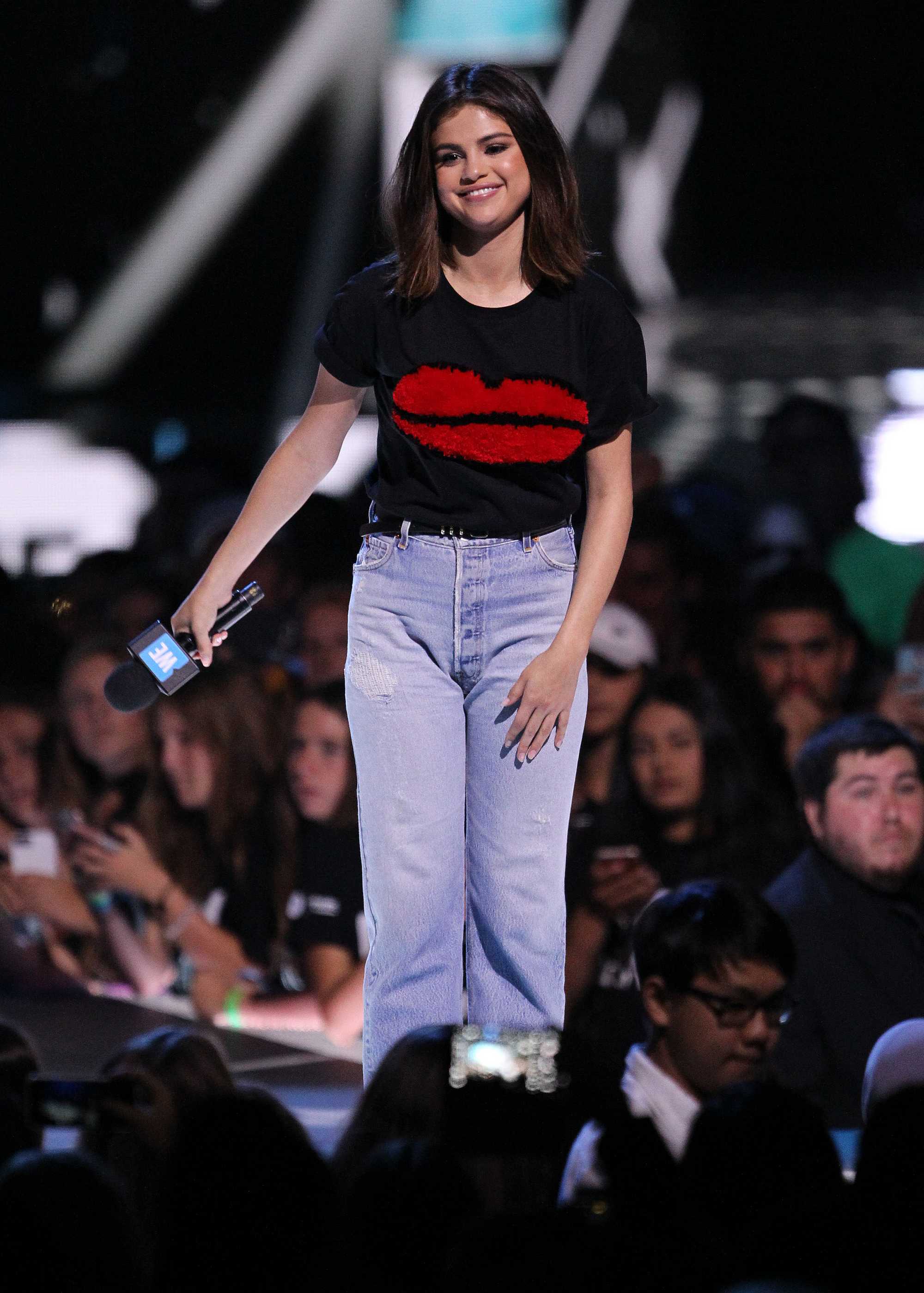 Selena_Gomez_-_WE_Day_California_5BShow5D_-_April_27-81.jpg