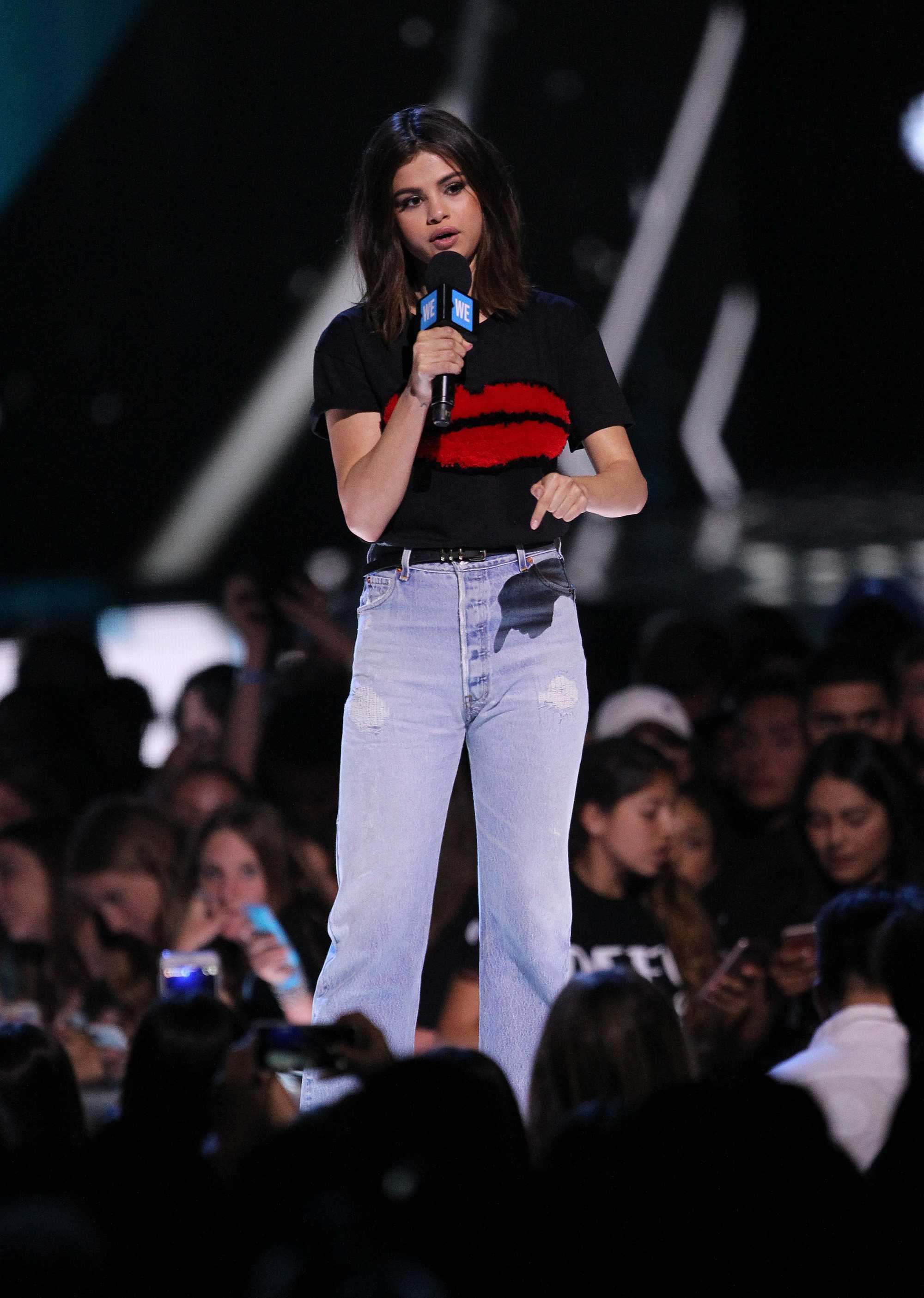 Selena_Gomez_-_WE_Day_California_5BShow5D_-_April_27-82.jpg