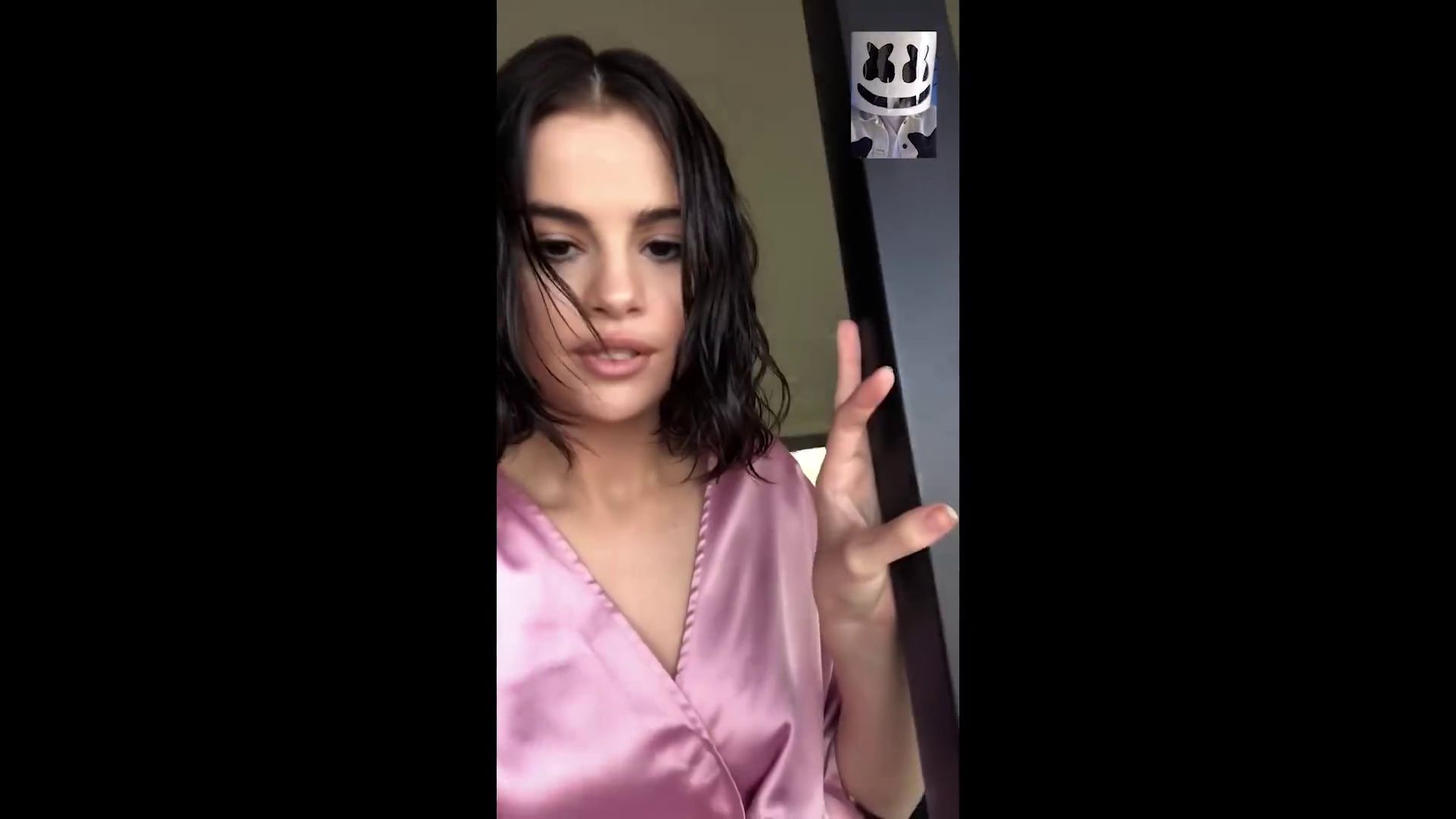 Selena_Gomez_-_Wolves_MV-150.jpg