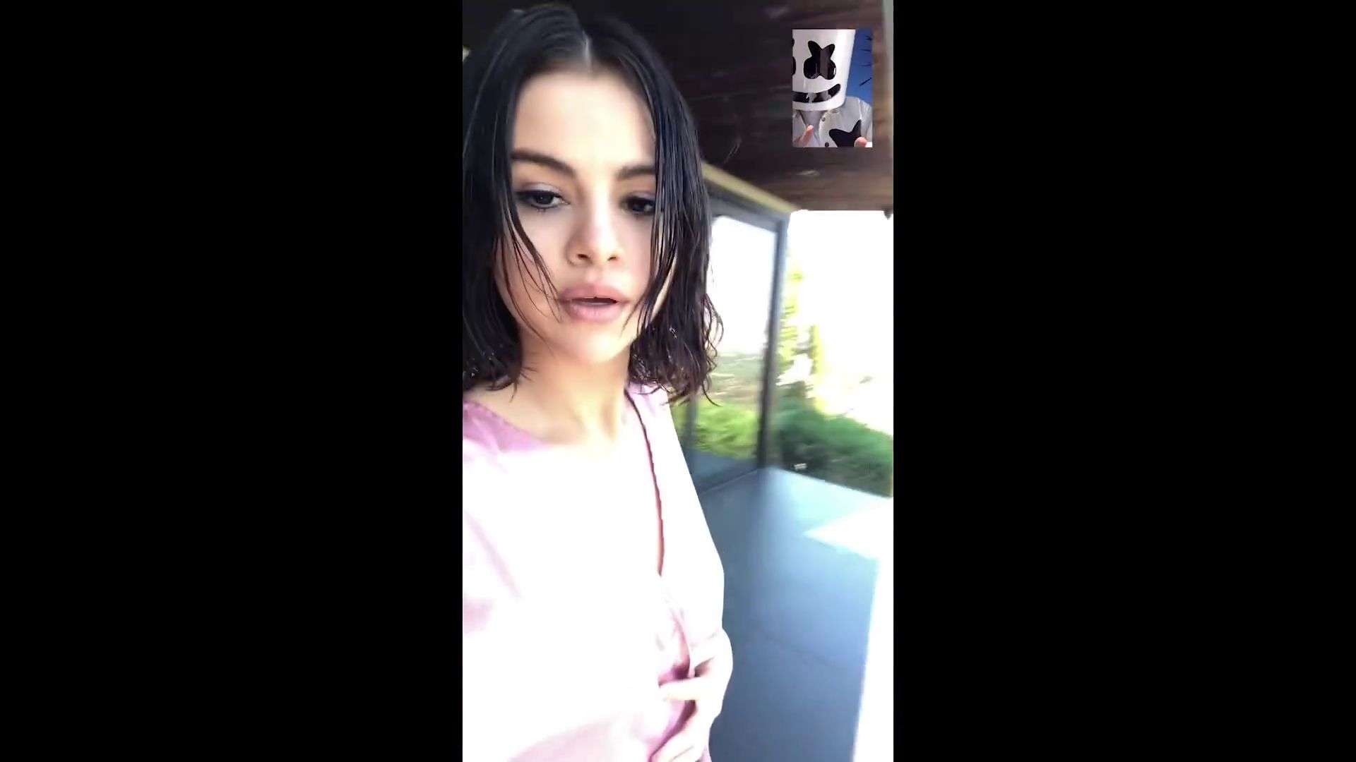 Selena_Gomez_-_Wolves_MV-162.jpg