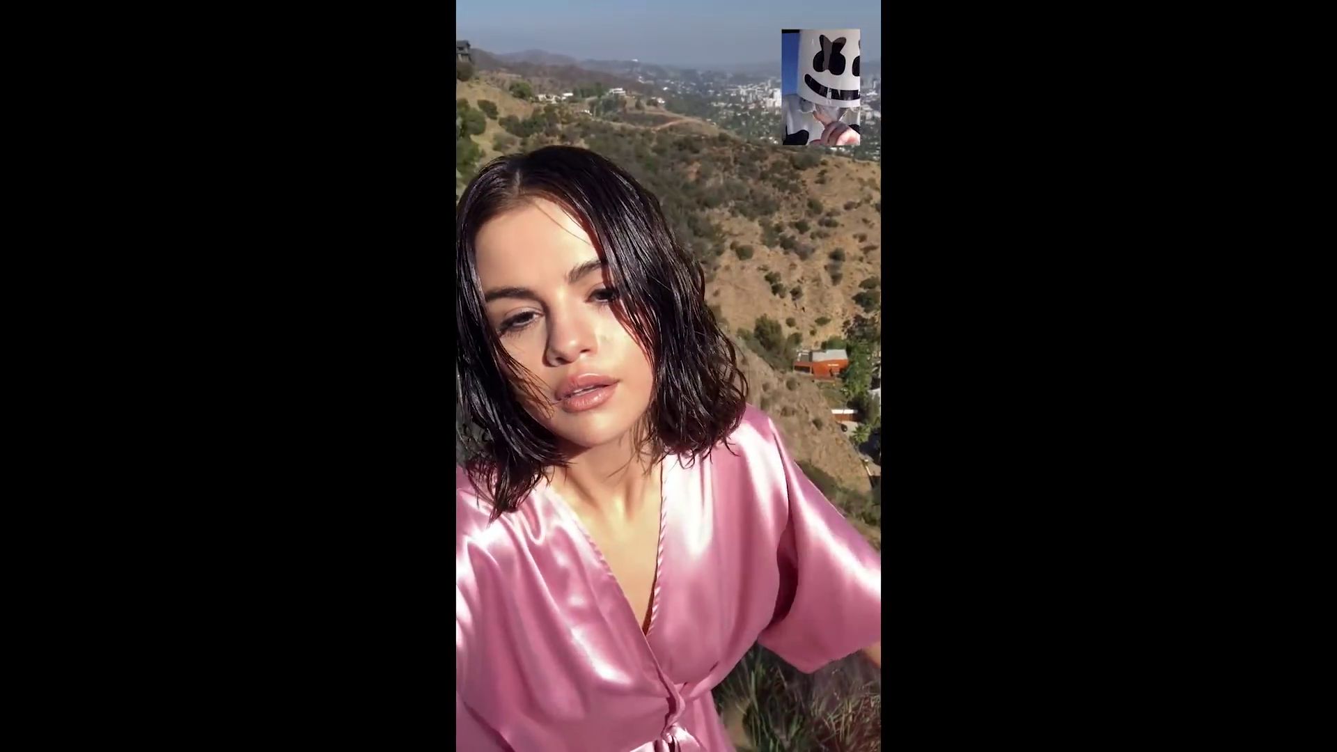 Selena_Gomez_-_Wolves_MV-170.jpg