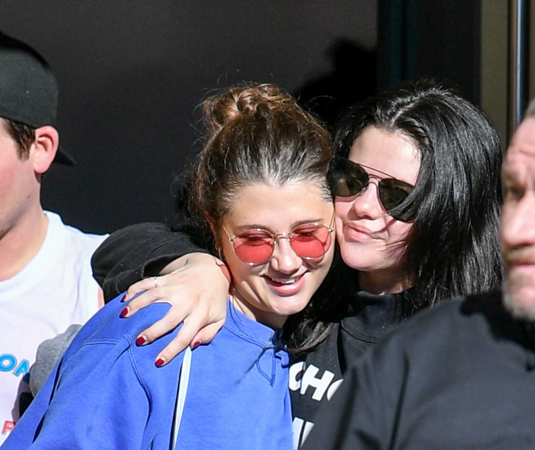 Selena_Gomez_-_Wraps_up_another_pilates_session_in_LA_December_282C_2018-02.jpg