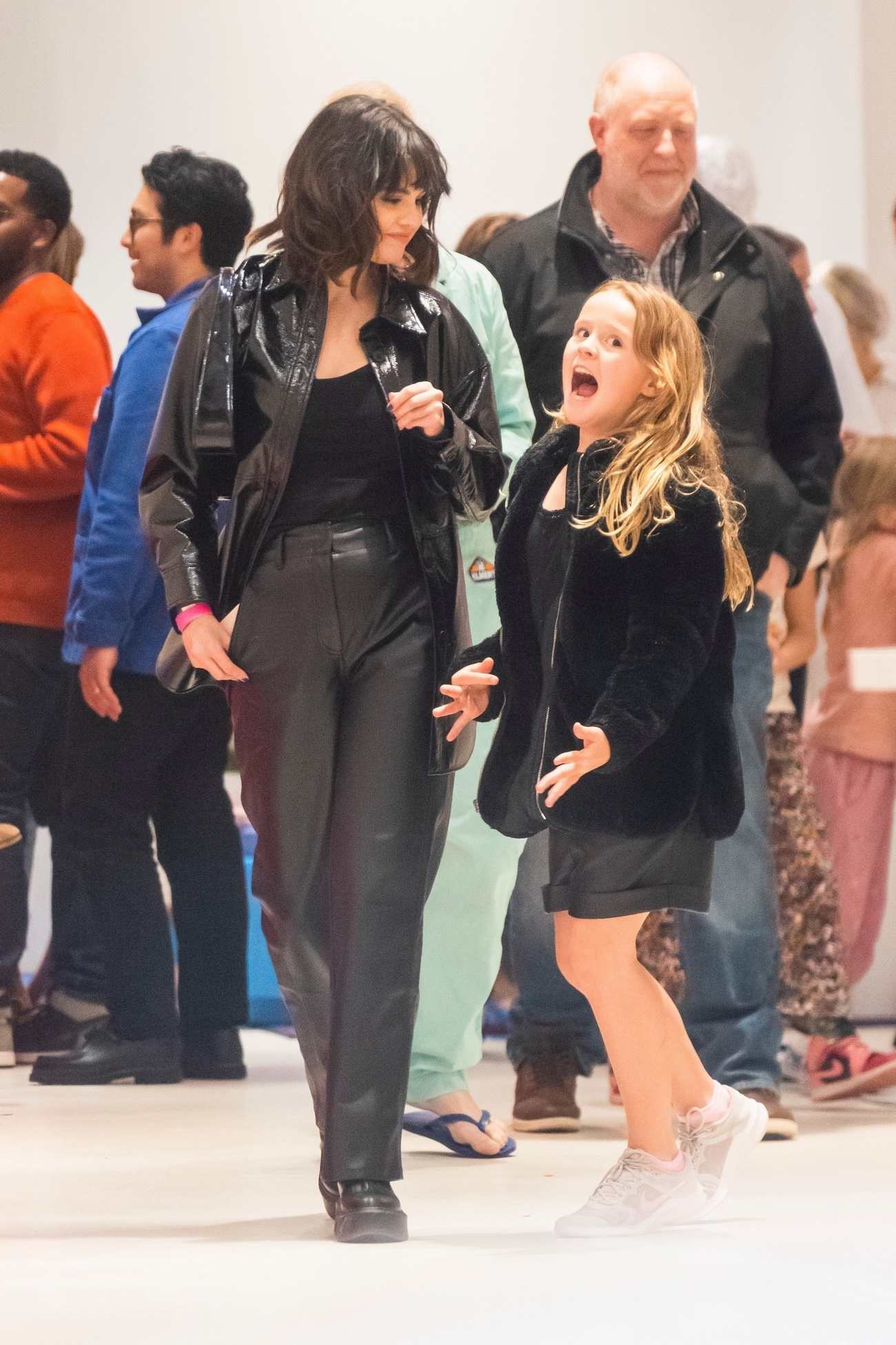 Selena_Gomez_-__At_Sloomoo_Institute_with_her_sister_in_New_York_City2C_0331202204.jpg