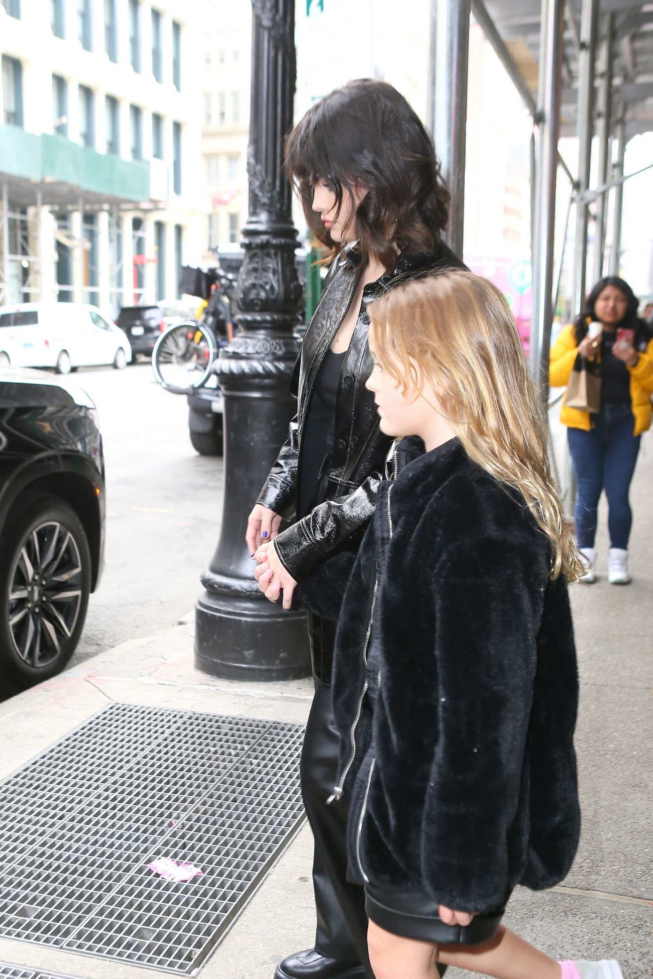 Selena_Gomez_-__At_Sloomoo_Institute_with_her_sister_in_New_York_City2C_0331202208.jpg