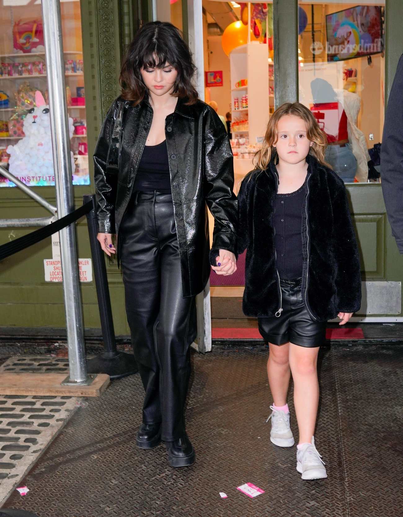 Selena_Gomez_-__At_Sloomoo_Institute_with_her_sister_in_New_York_City2C_0331202218.jpg