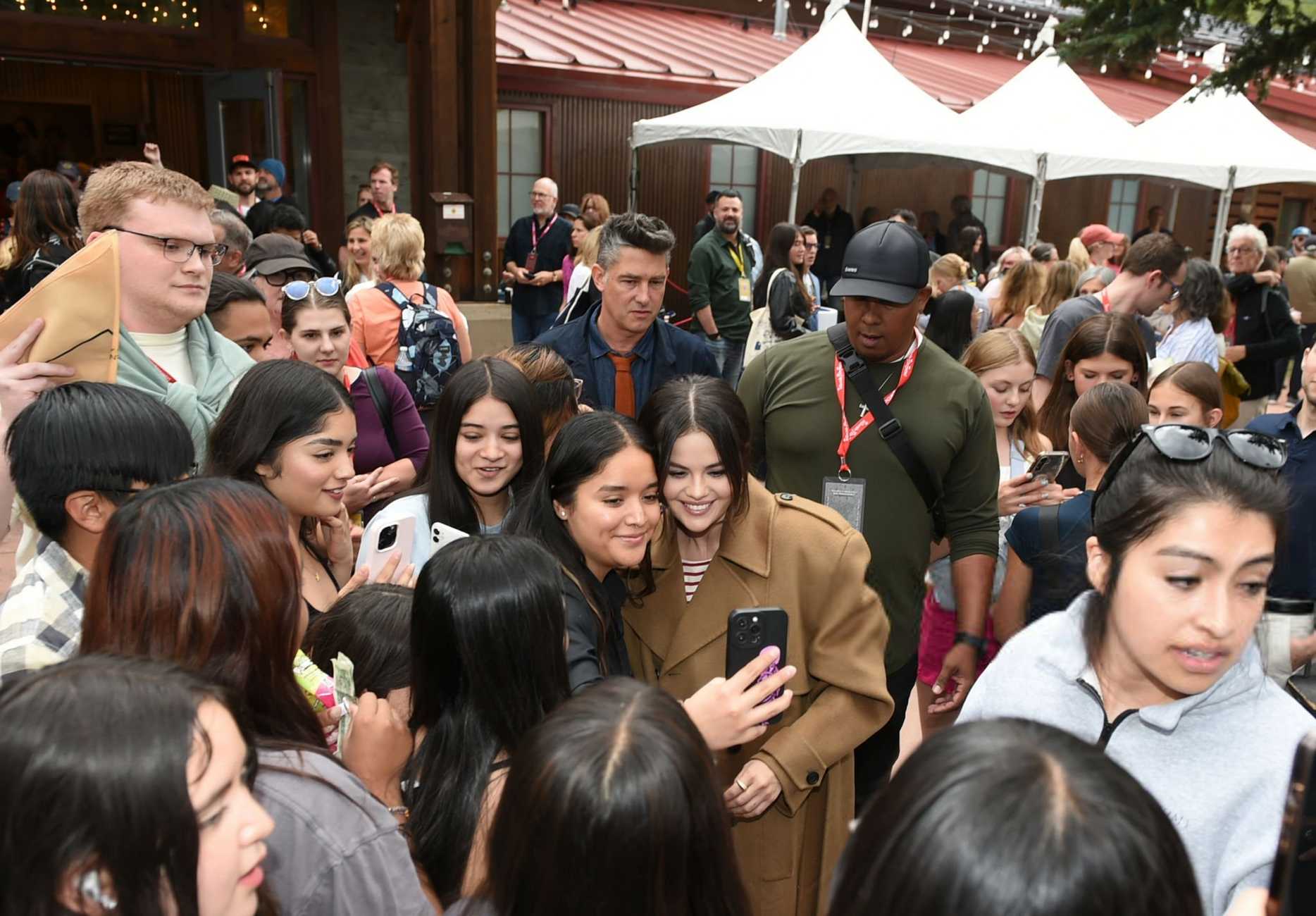 Selena_Gomez_-__Emilia_Perez_screening_-_September_12C_2024_09.jpg
