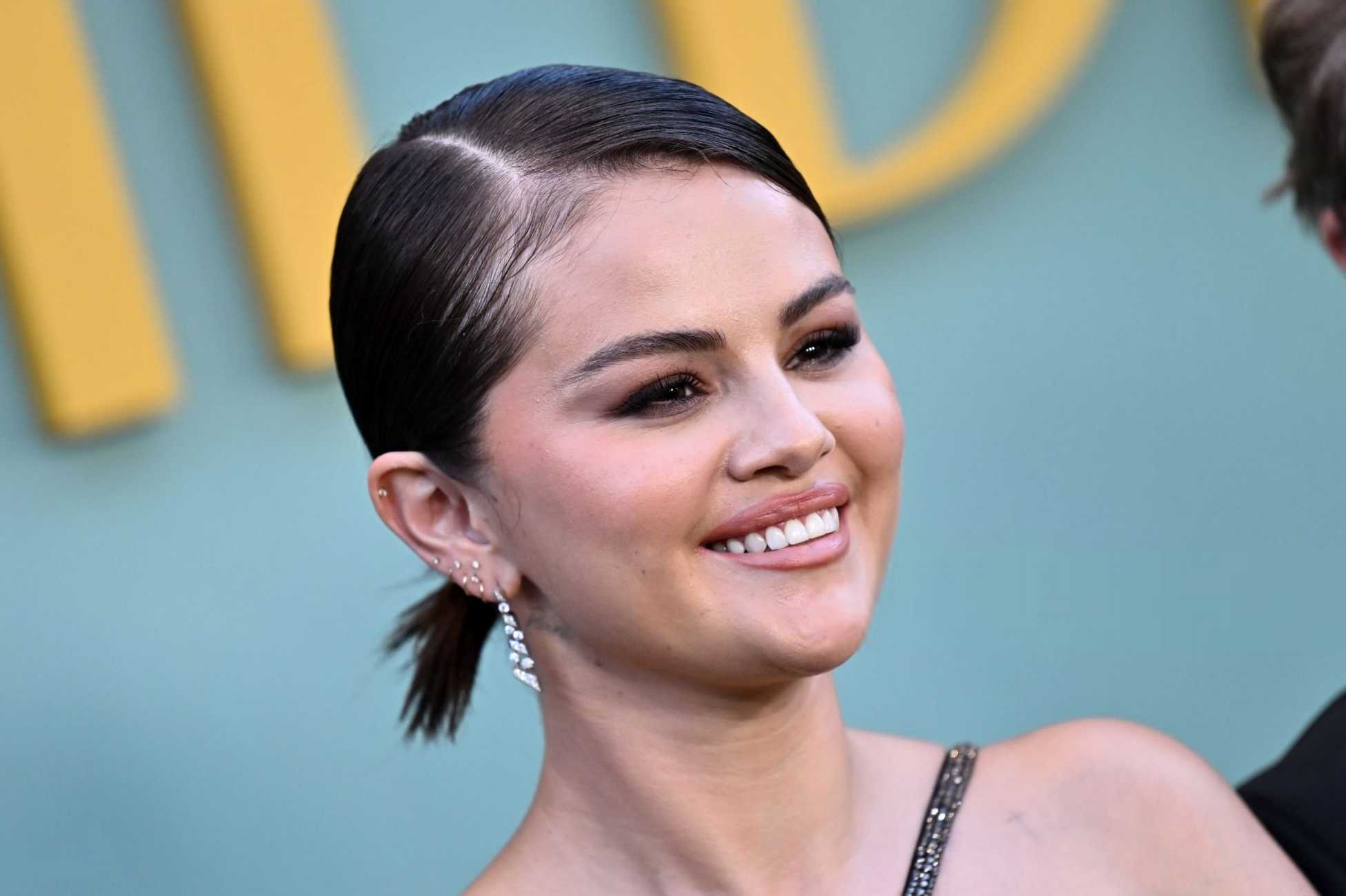 Selena_Gomez_-__Only_Murders_In_The_Building__Season_4_premiere_in_Los_Angeles_August_222C_2024_12.jpg