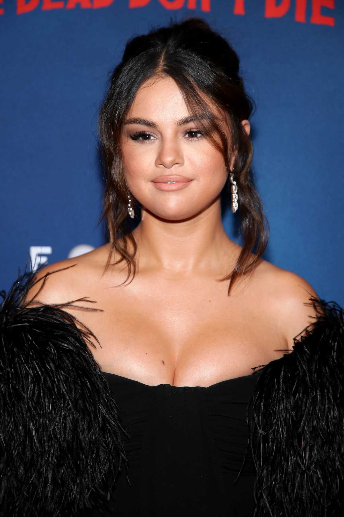 Selena_Gomez_-__The_Dead_Don_t_Die__film_premiere_at_the_MoMa_in_New_York_28June_102C_201929-18.jpg