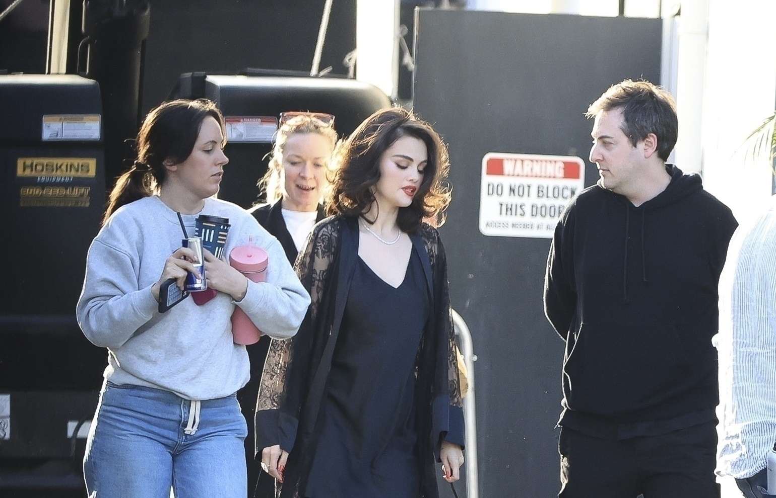 Selena_Gomez_-___fiance_Benny_Blanco_are_seen_on_set_in_Los_Angeles2C_California__02222025_07.jpg
