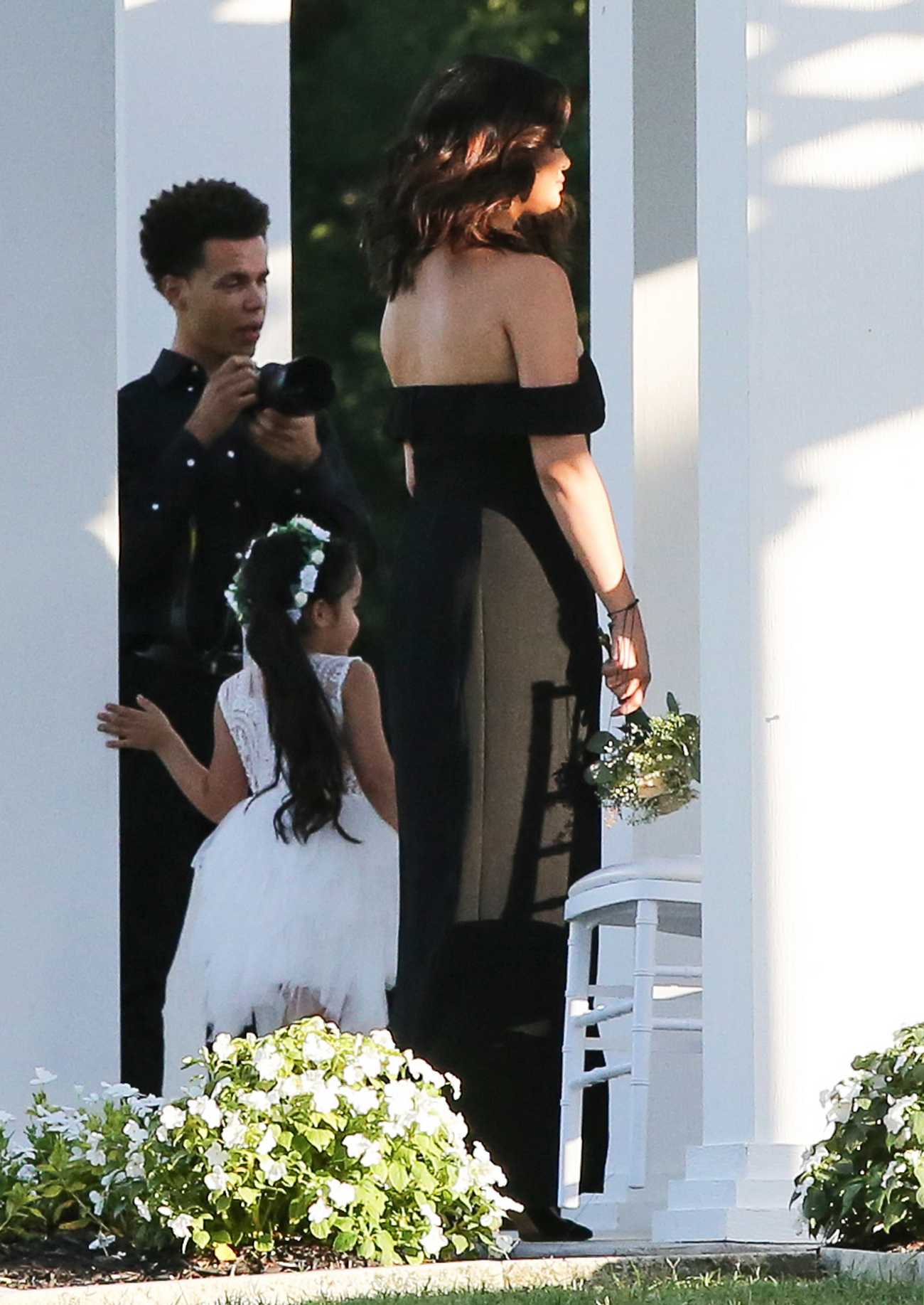 Selena_Gomez_-_at_her_cousin_s_lavish_wedding2C_Los_Angeles_07192019-10.jpg